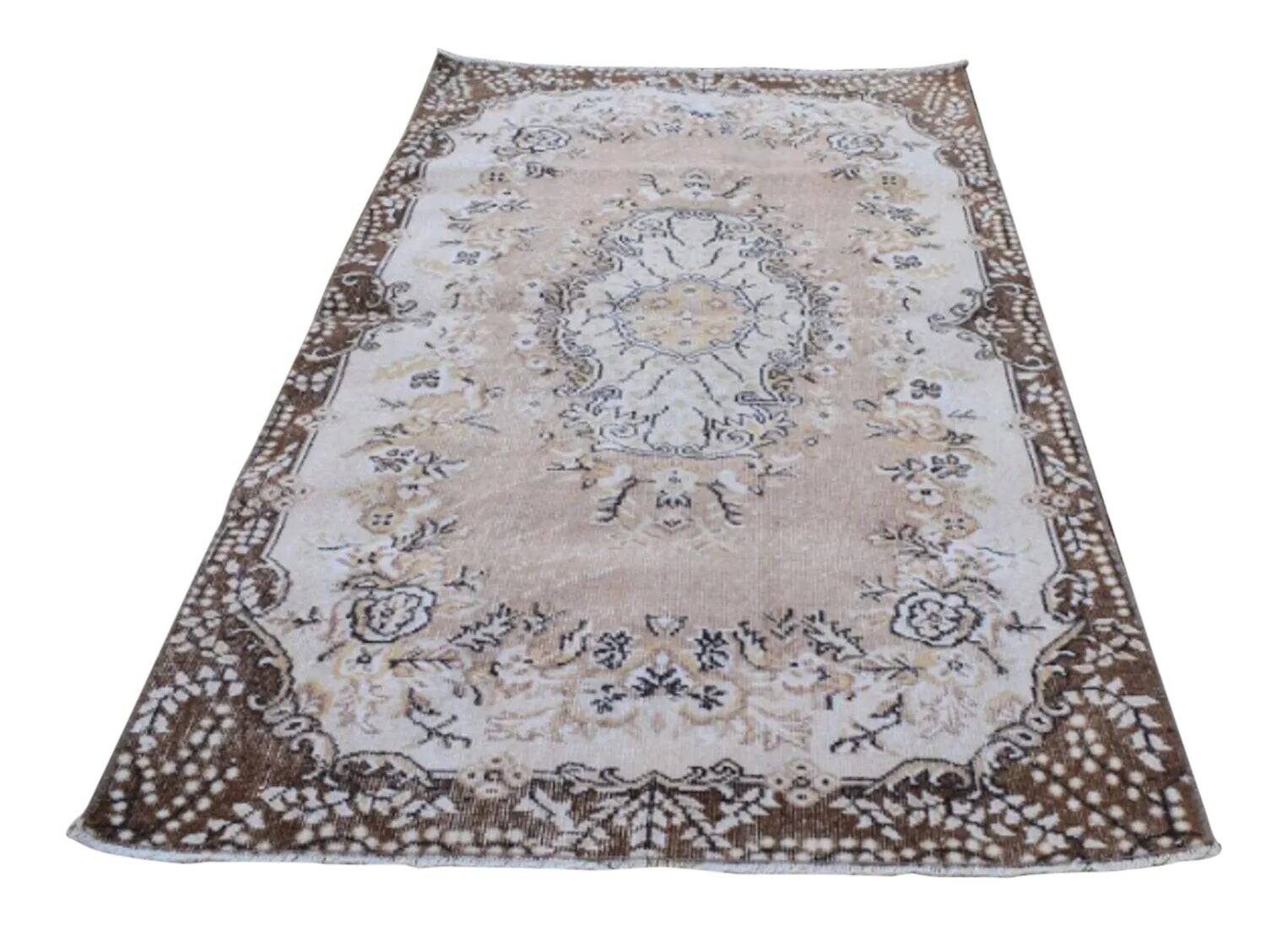 Vintage handmade Turkish rug 117x204 cm
