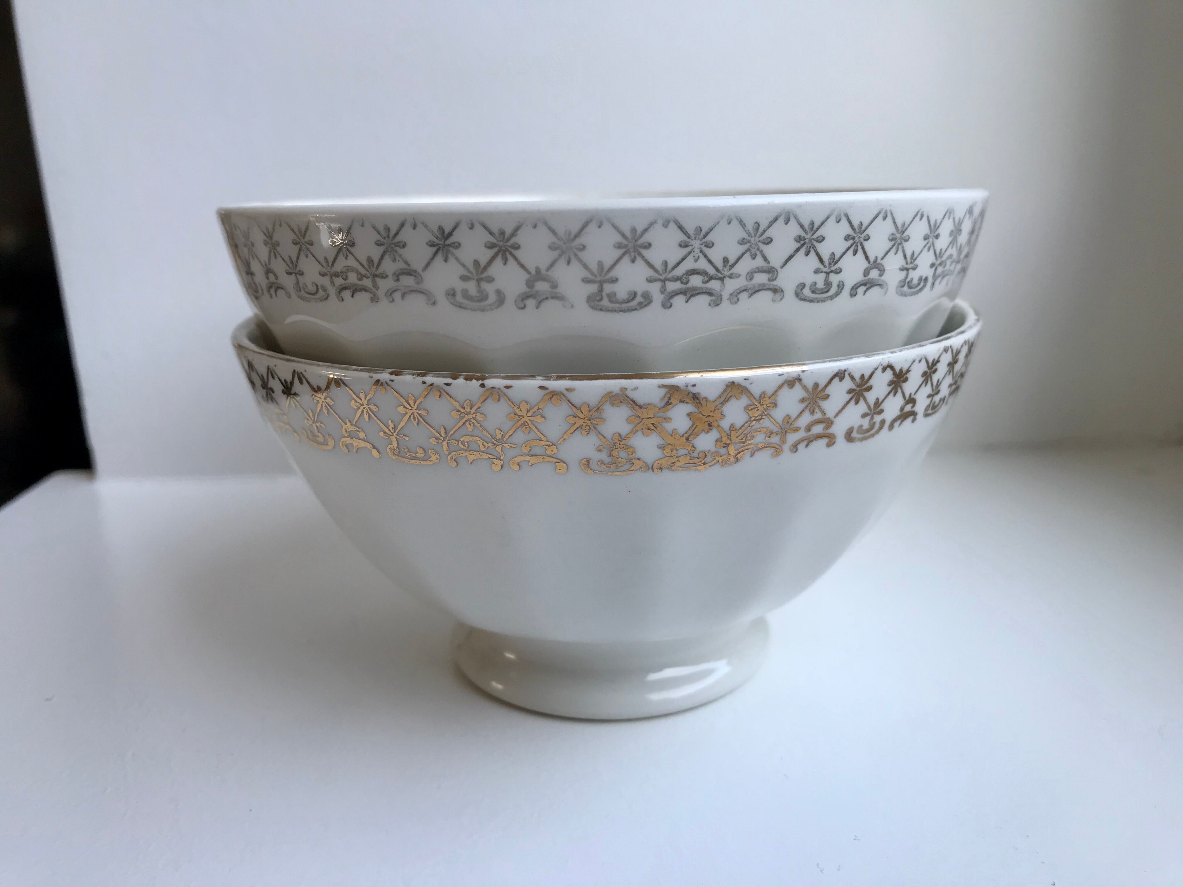 Duo of bowls with silver or gold vintage border 50s