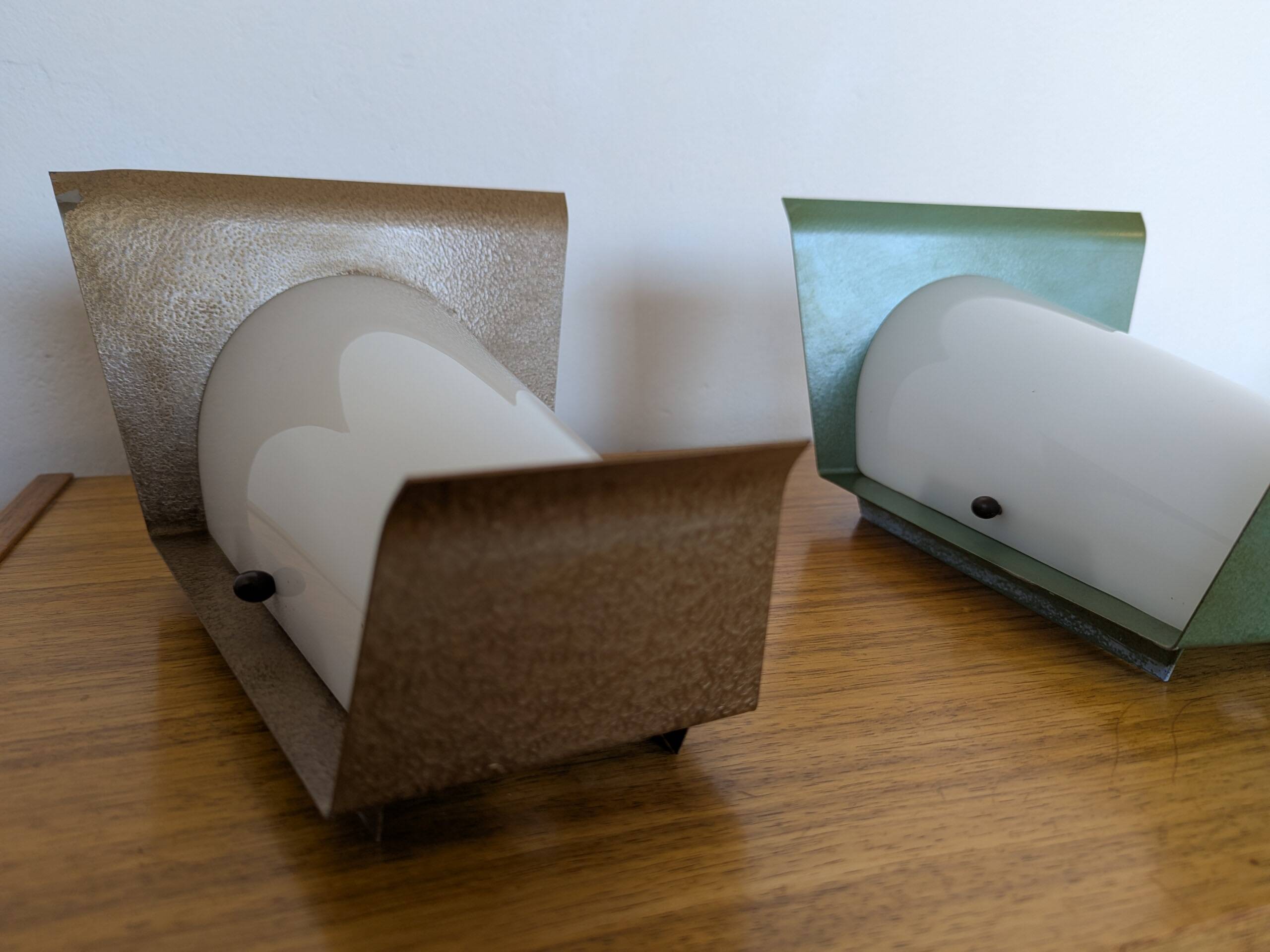 Pair of wall lights from the 50s/60s, metal and perspex.