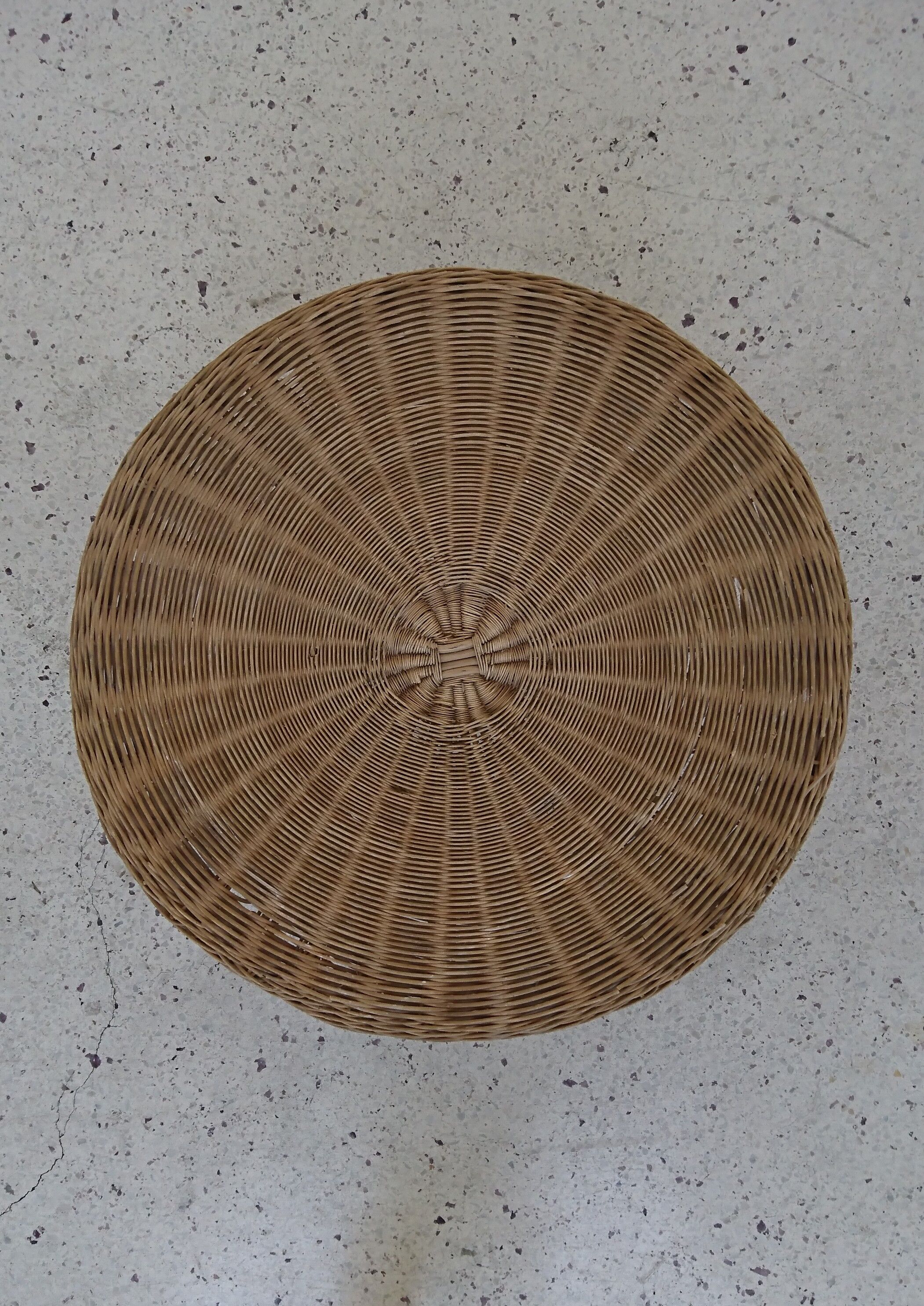 Wicker coffee table 60