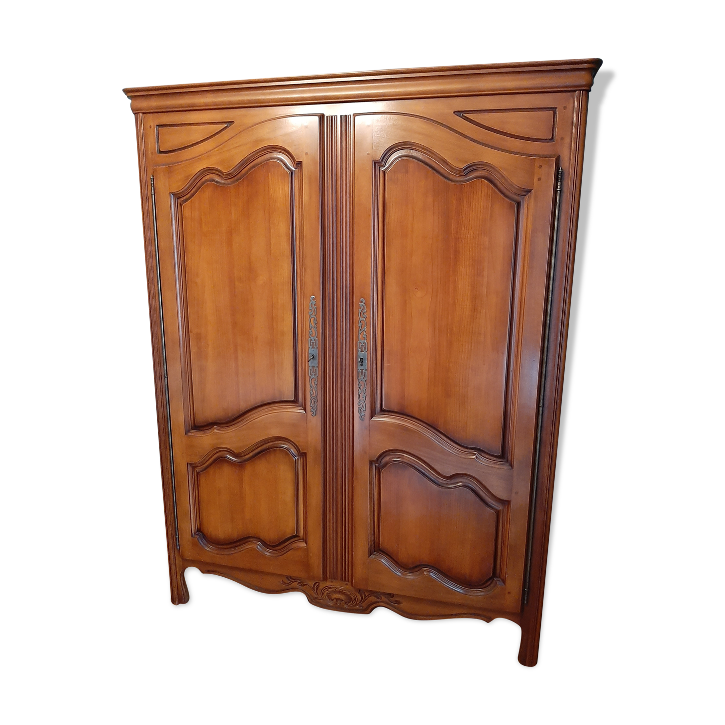 Provencal cabinet in cherry
