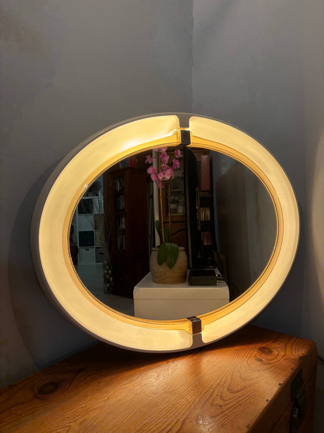 Large oval mirror, Space Age design, vintage from the 1970s.