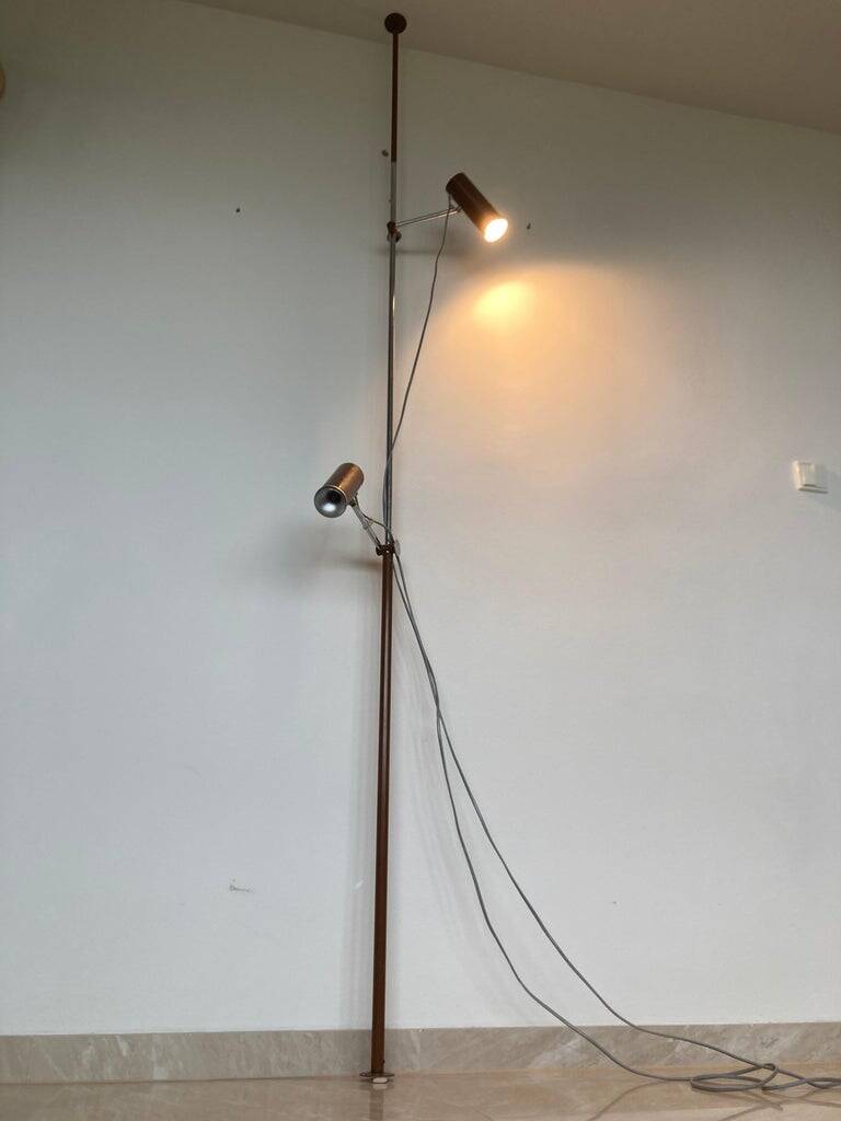 Lampadaire allant du sol au plafond par Josef Hůrka pour Napako, années 1960.