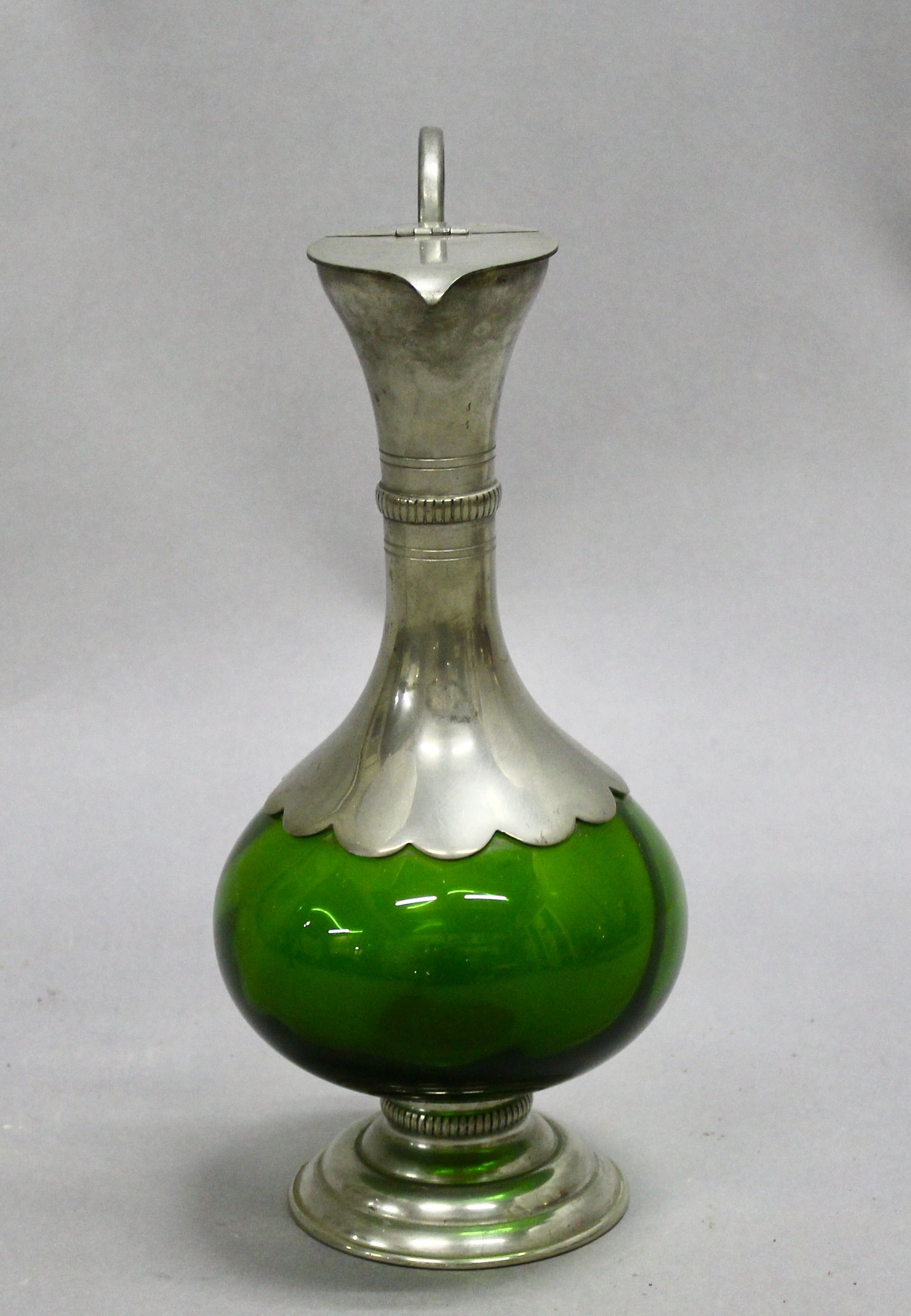 Aiguière En Verre Teinté Rouge Et étain - Objet De Vitrine Vintage, Occasion