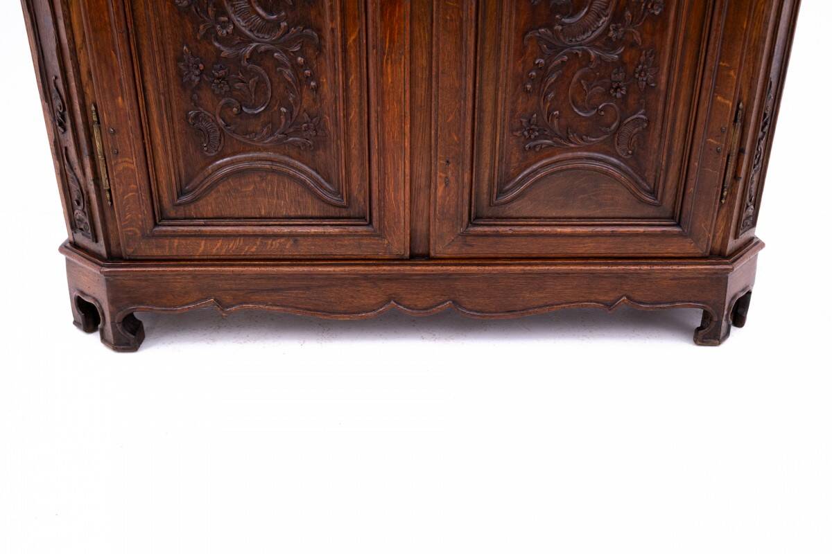 Antique chest of drawers from around 1880, France. After renovation.