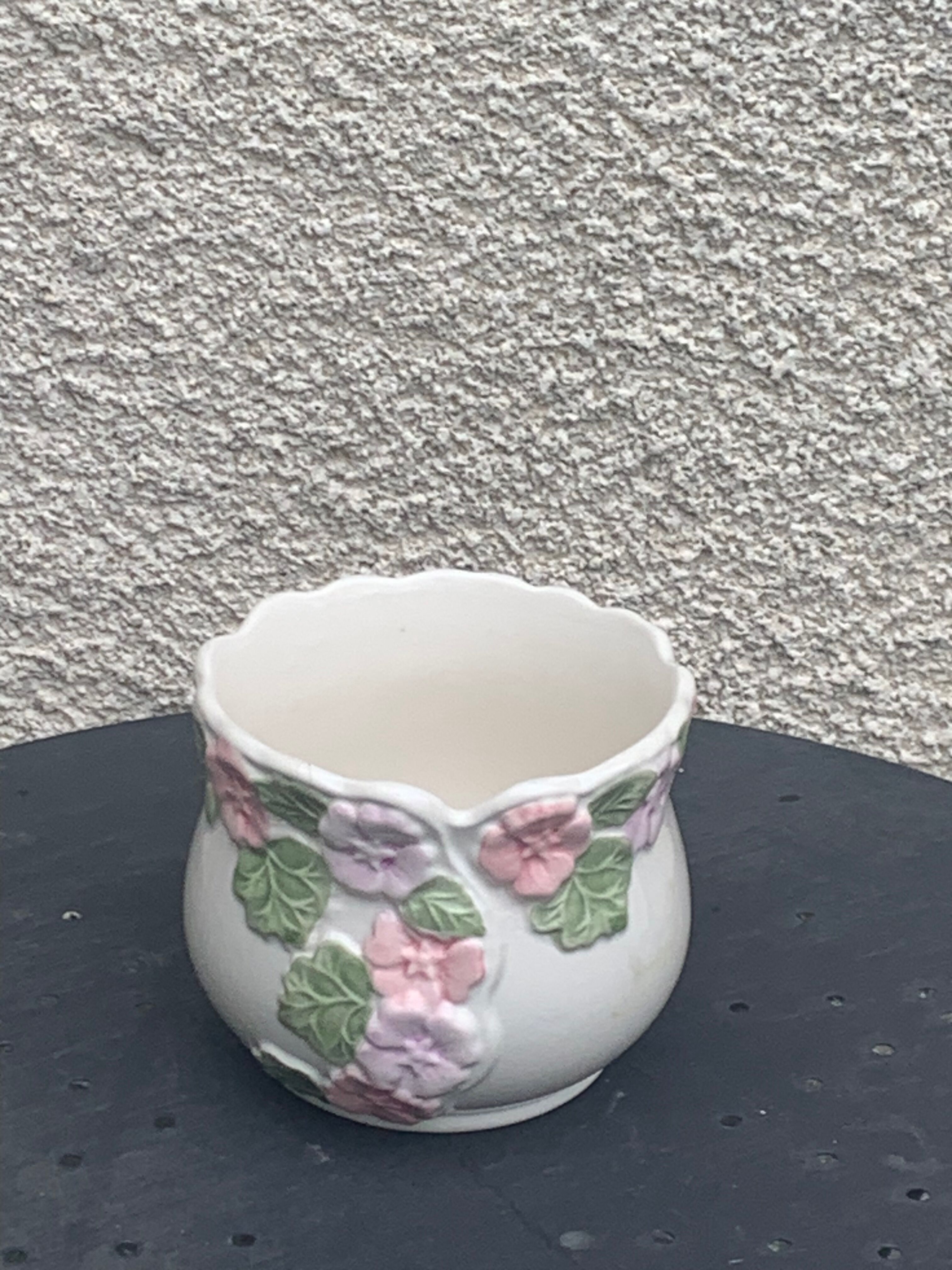 Pot cover in slurry floral pattern purple and pink