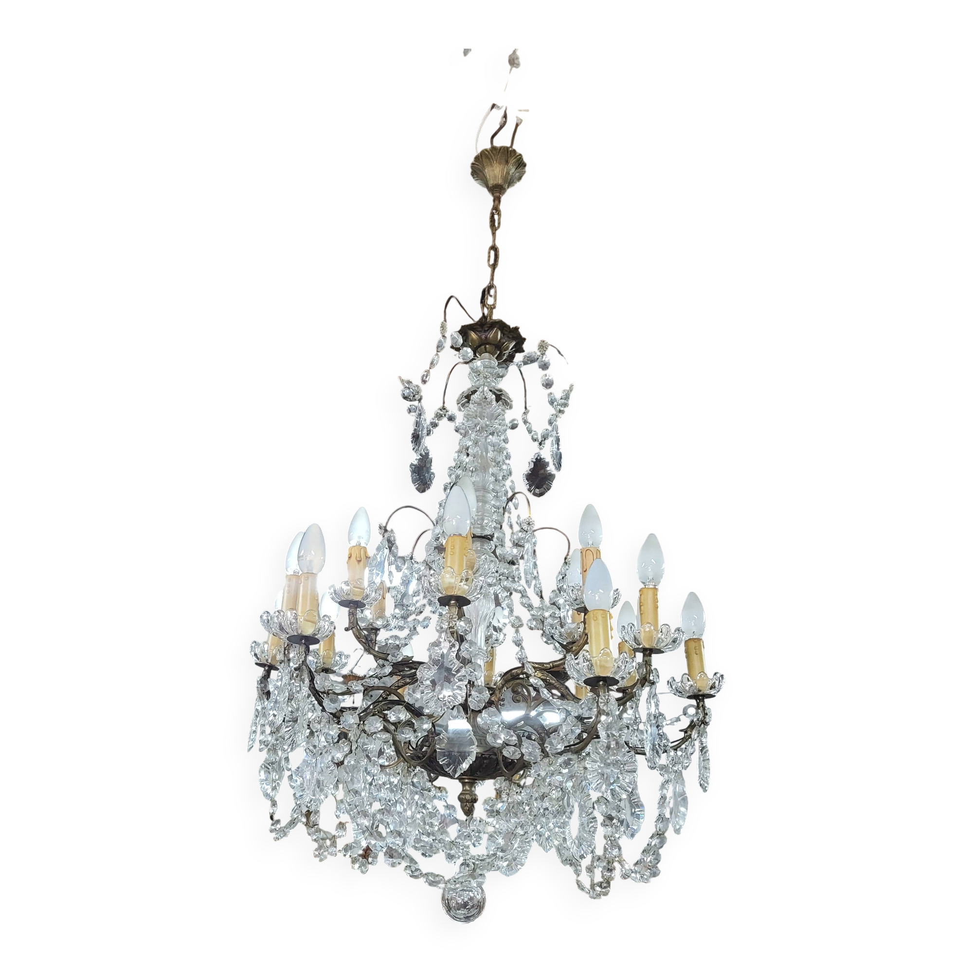 Chandelier with pendants 18 bulbs
