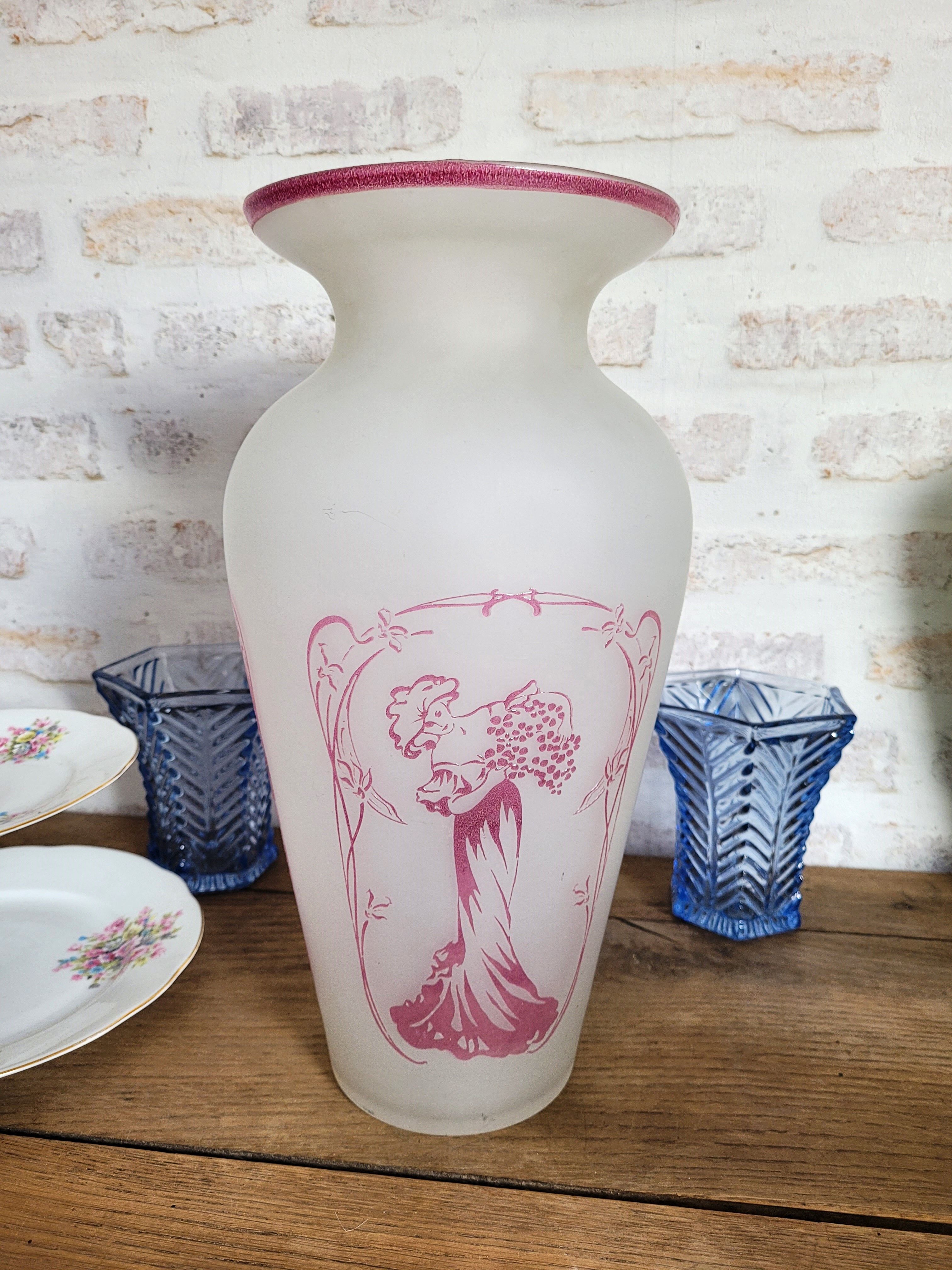 Large vase motif Art Nouveau