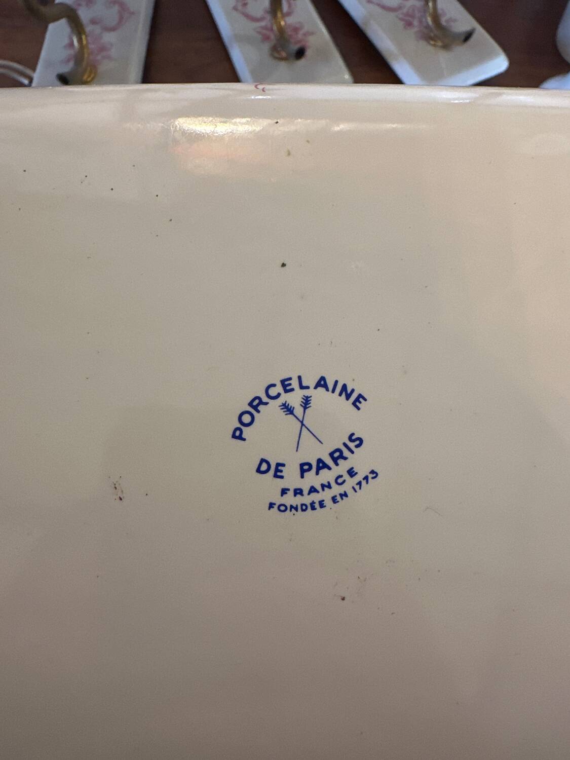 Paris Porcelain Bathroom Set