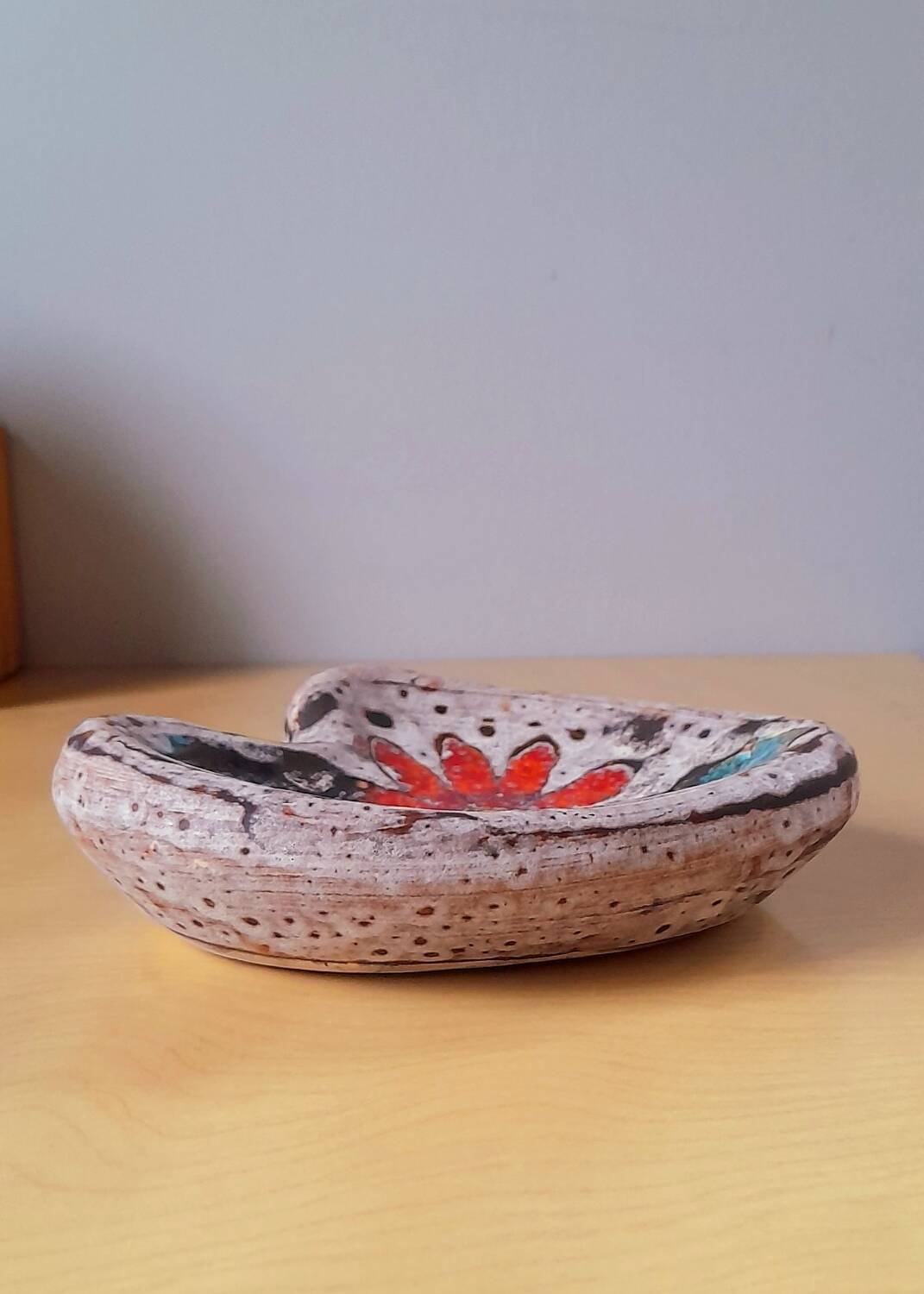 Empty ceramic pocket 60s