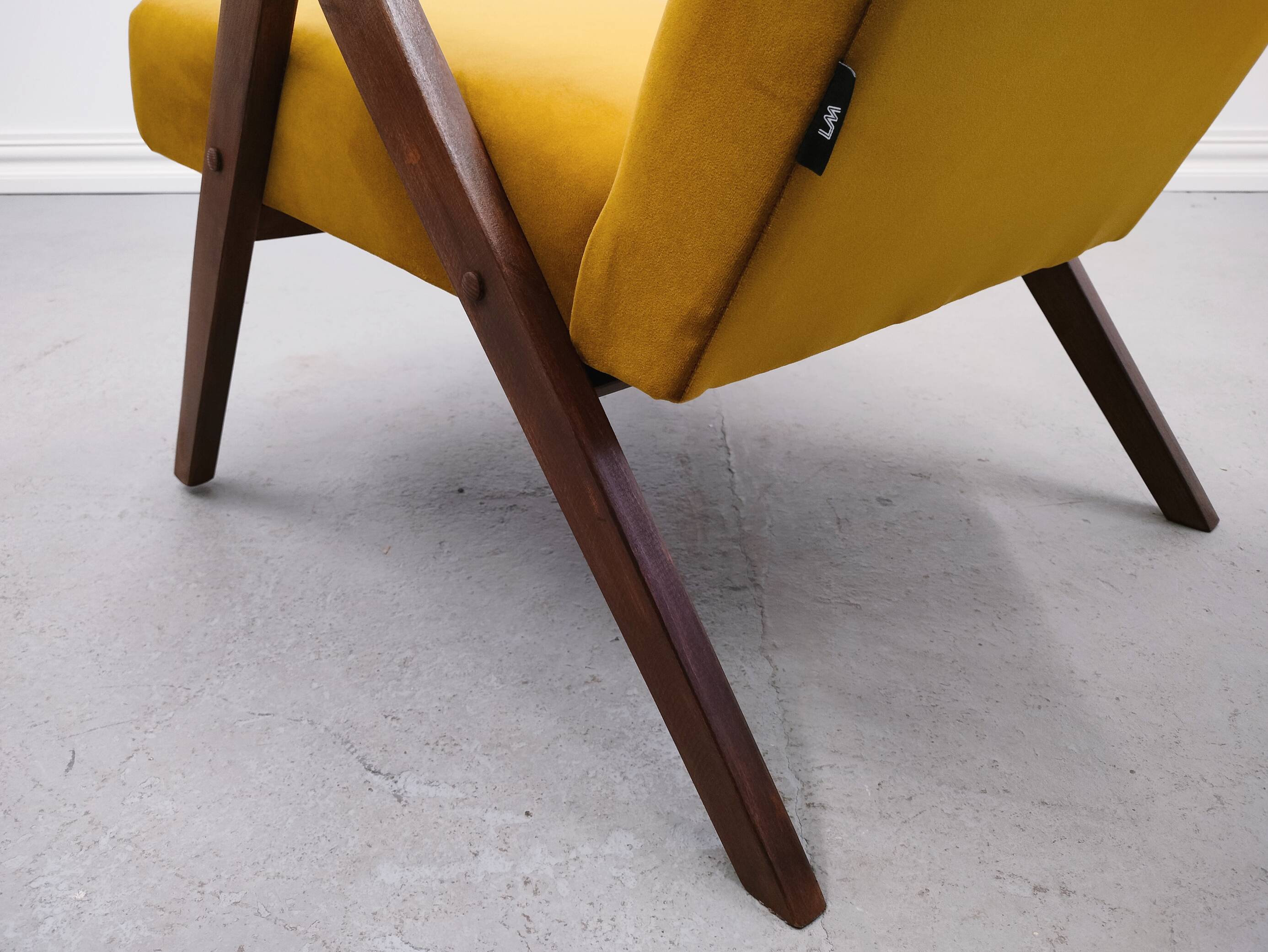 Mid-century Easy Model B armchair - 310 Var in Goldenrod velvet