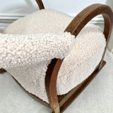 Rocking chair in sheepskin