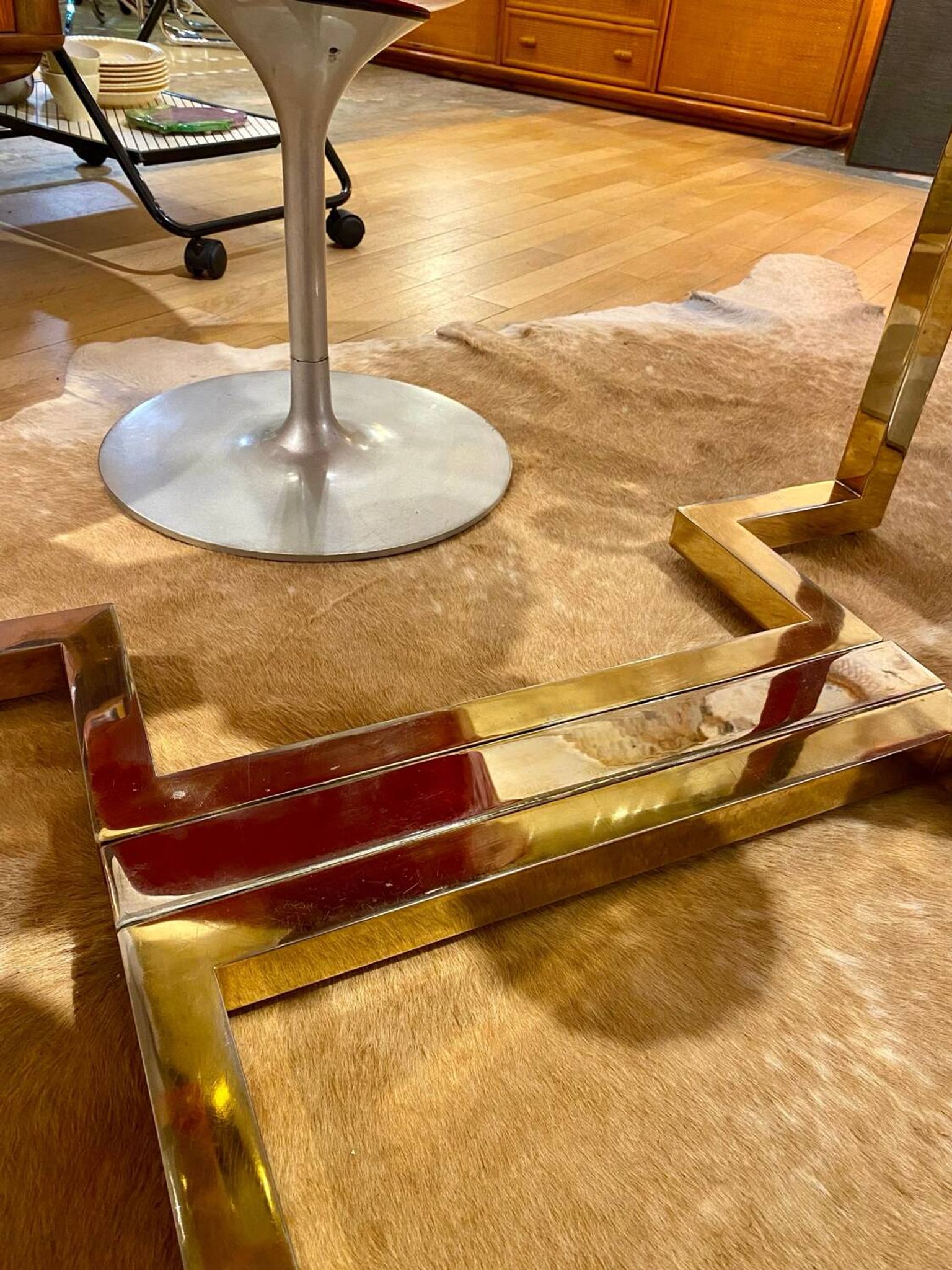 Table à manger Belgo chrome années 70 verre fumé