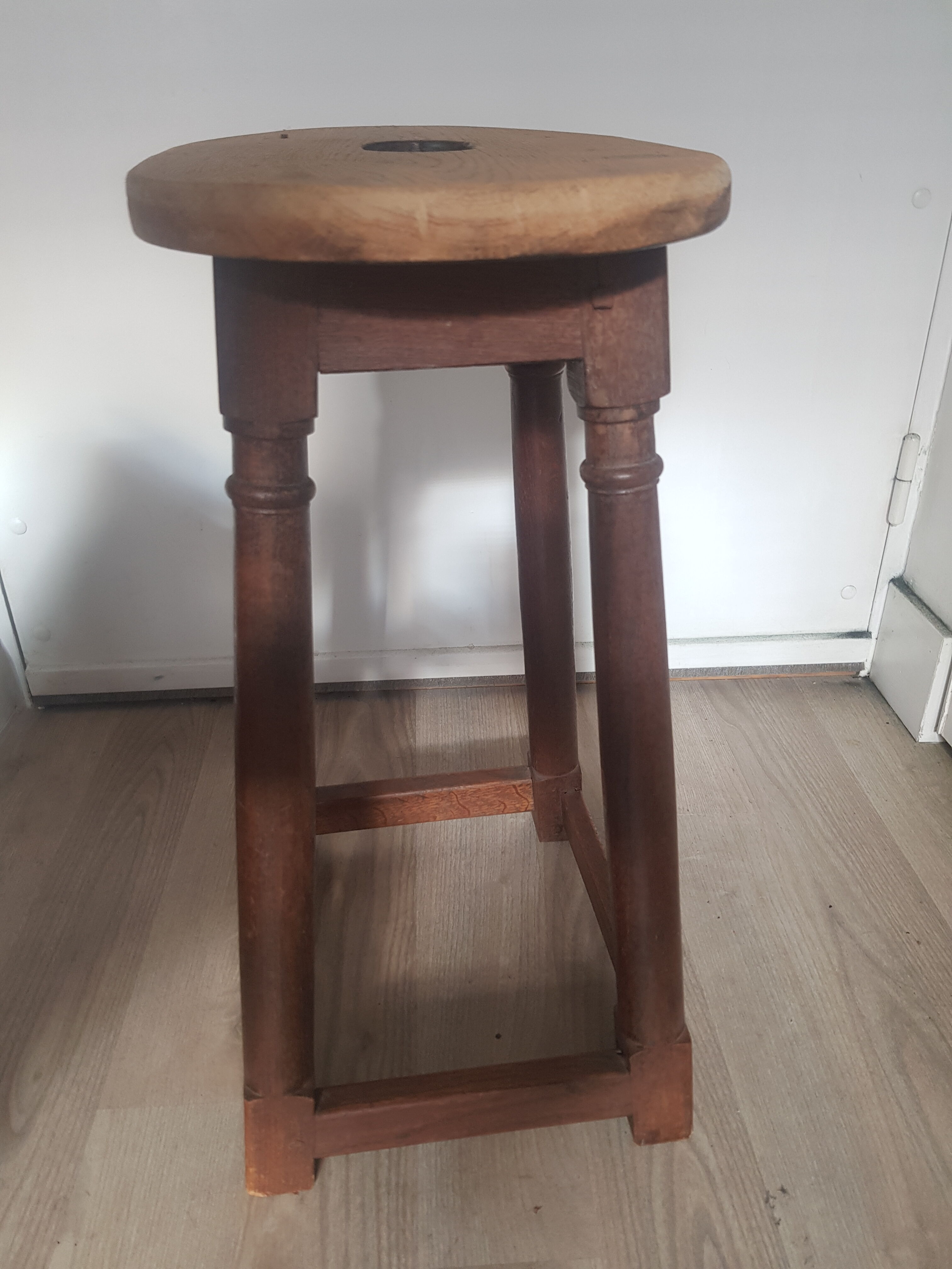 Ancient tabouret
