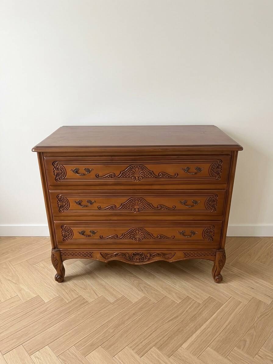 Louis XV style wooden chest of drawers with 3 drawers