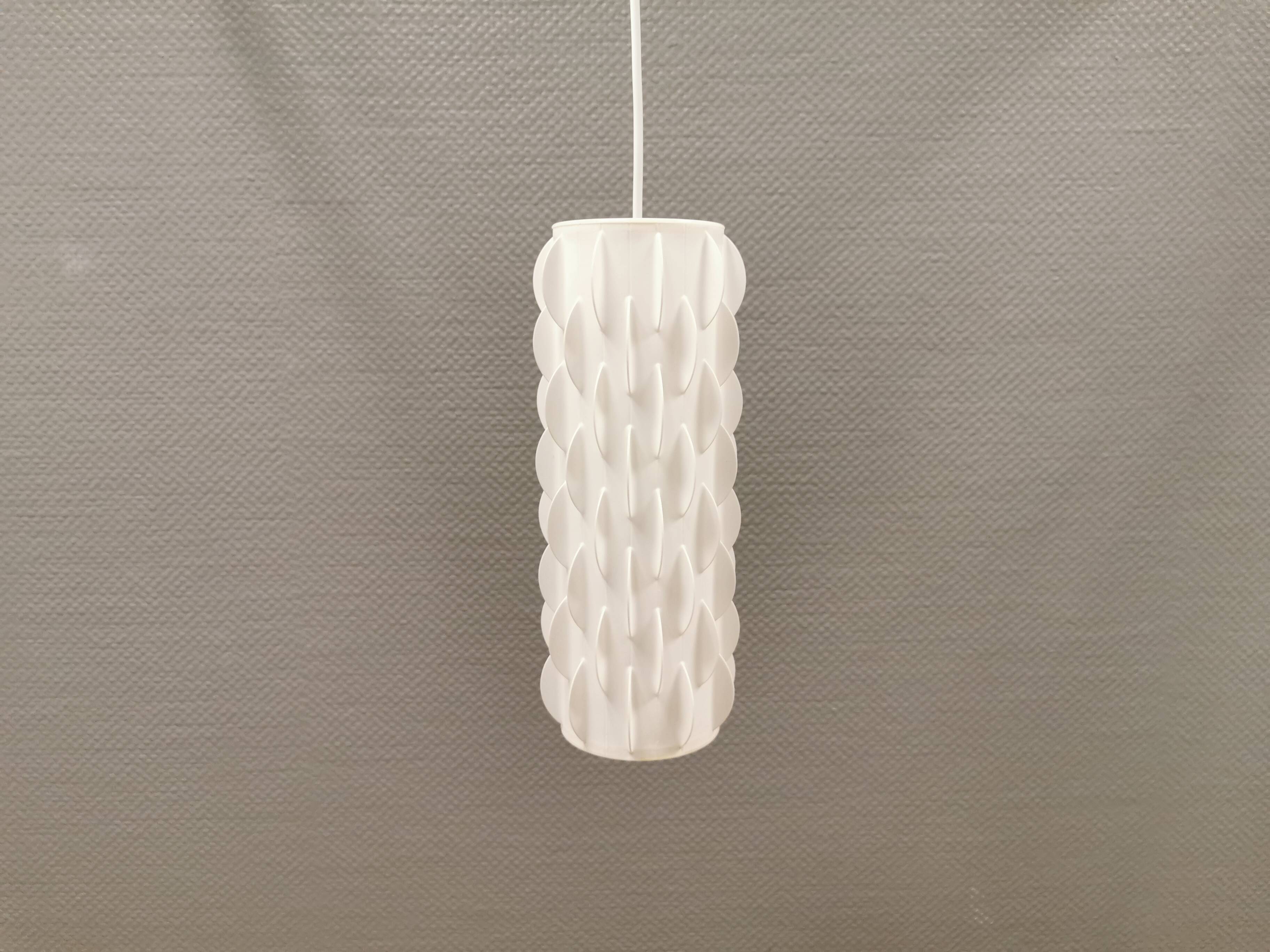 Hanging lamp model Contour, designed by Lars Schiøler made by Høyrup lighting 1970s.