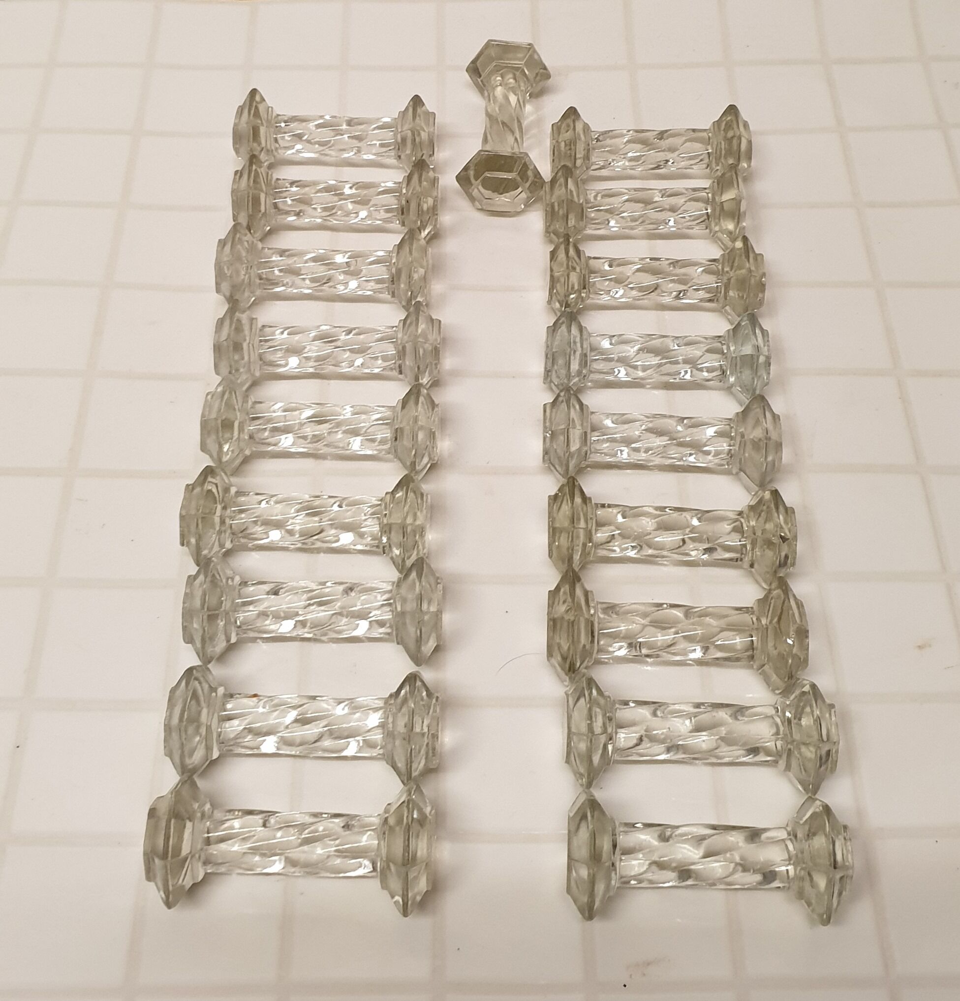 Lot de 19 porte-couteaux en verre