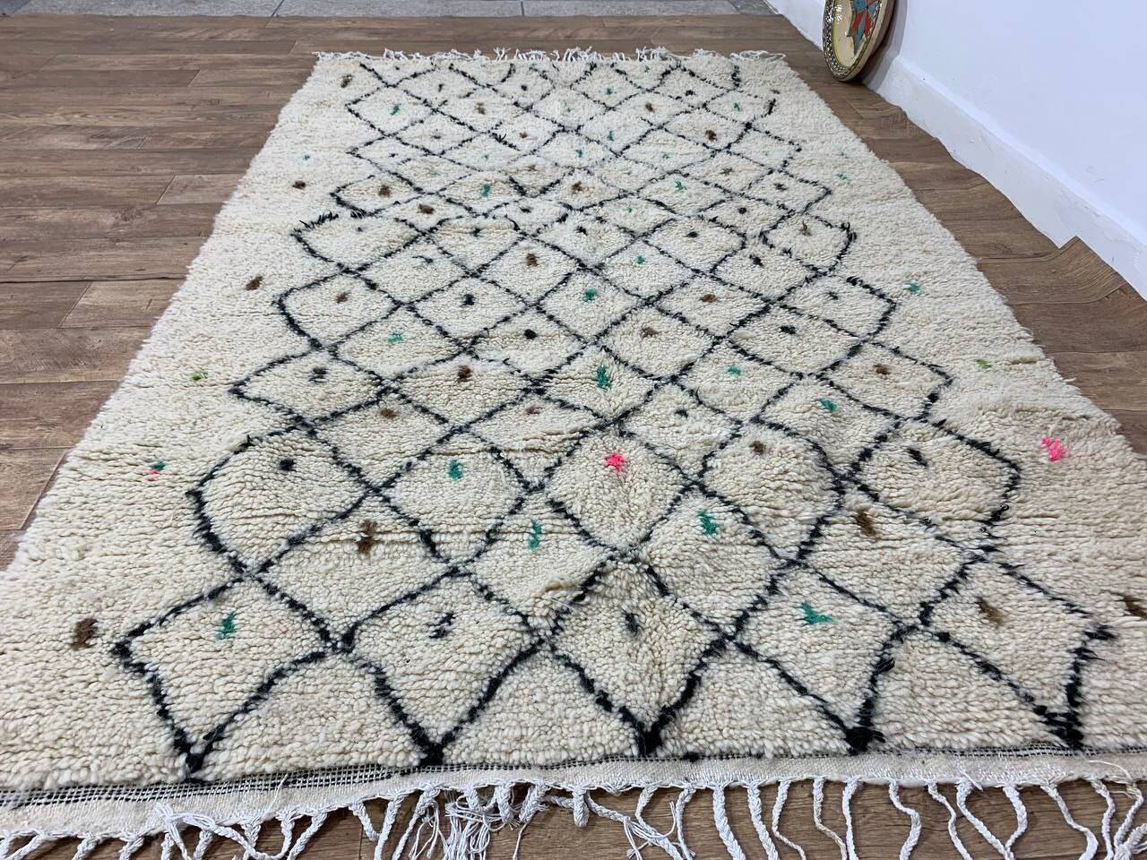 Tapis berbère marocain artisanal fait main 245 X 148 CM