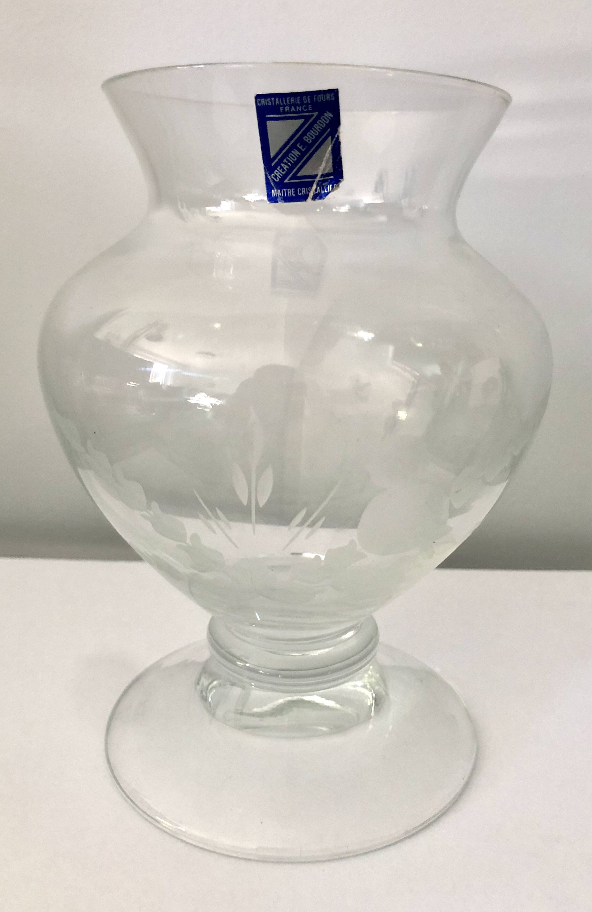 Engraved crystal vase, master cristallier e.bourdon