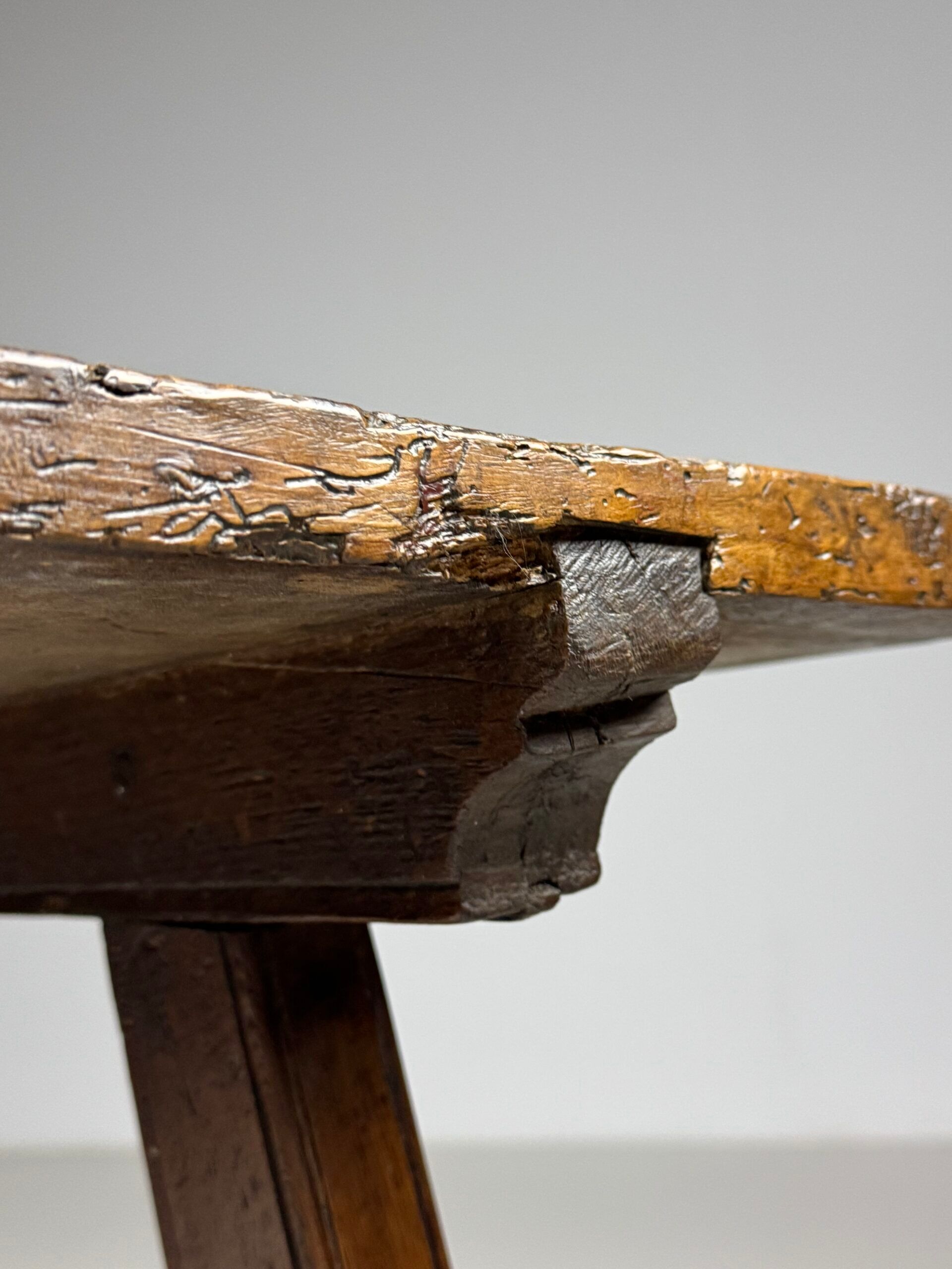 Table espagnole du XVIIIe siècle