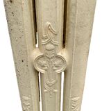 Radiateur ancien sur pieds a neuf lames fleuries en fonte de fer XX siècle