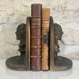 Antique bookends, Bust figure in bronze patinated plaster. 19 x 13 cm