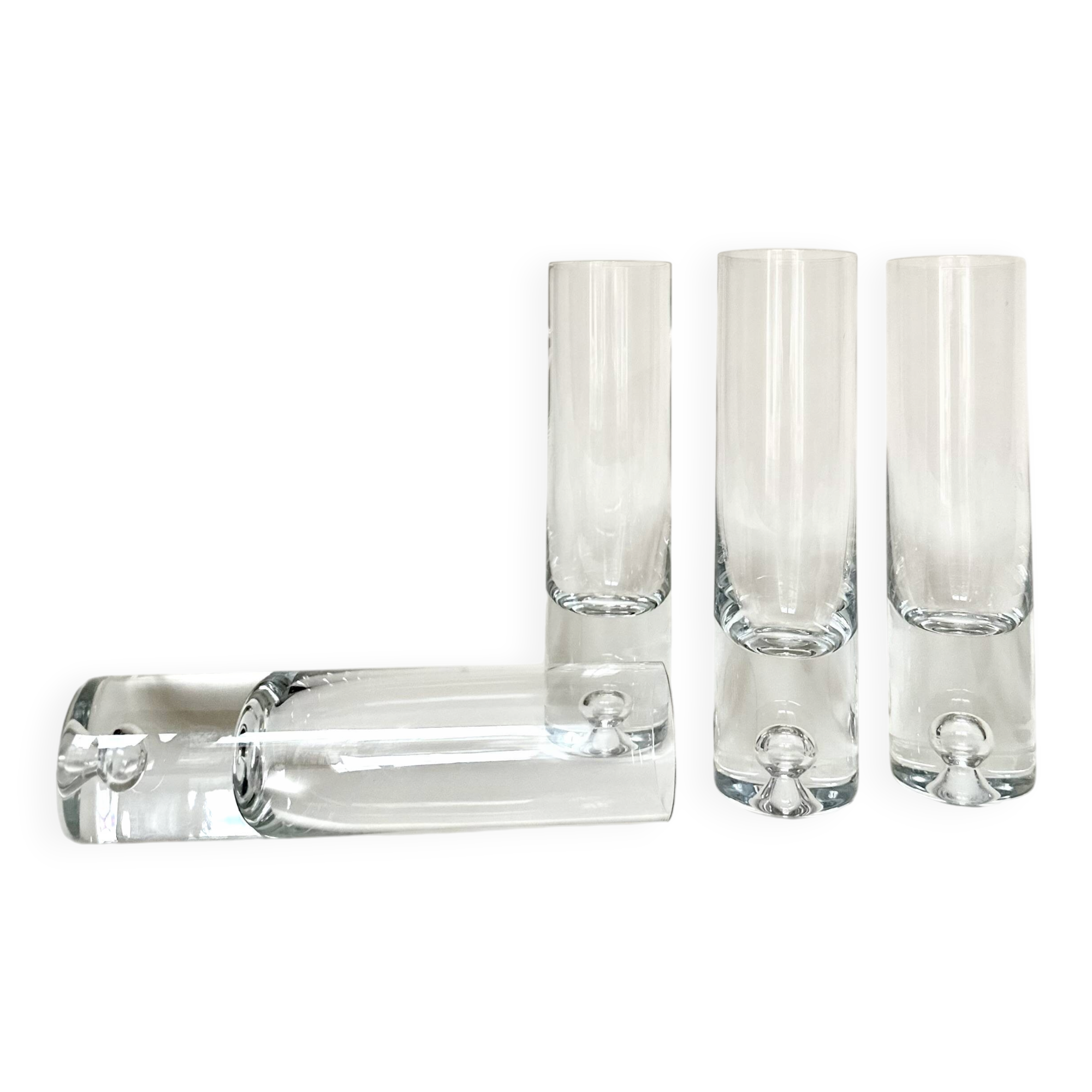 Set de quatre verres à liqueur