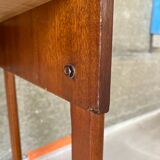 Scandinavian office of the 60s with sleigh feet