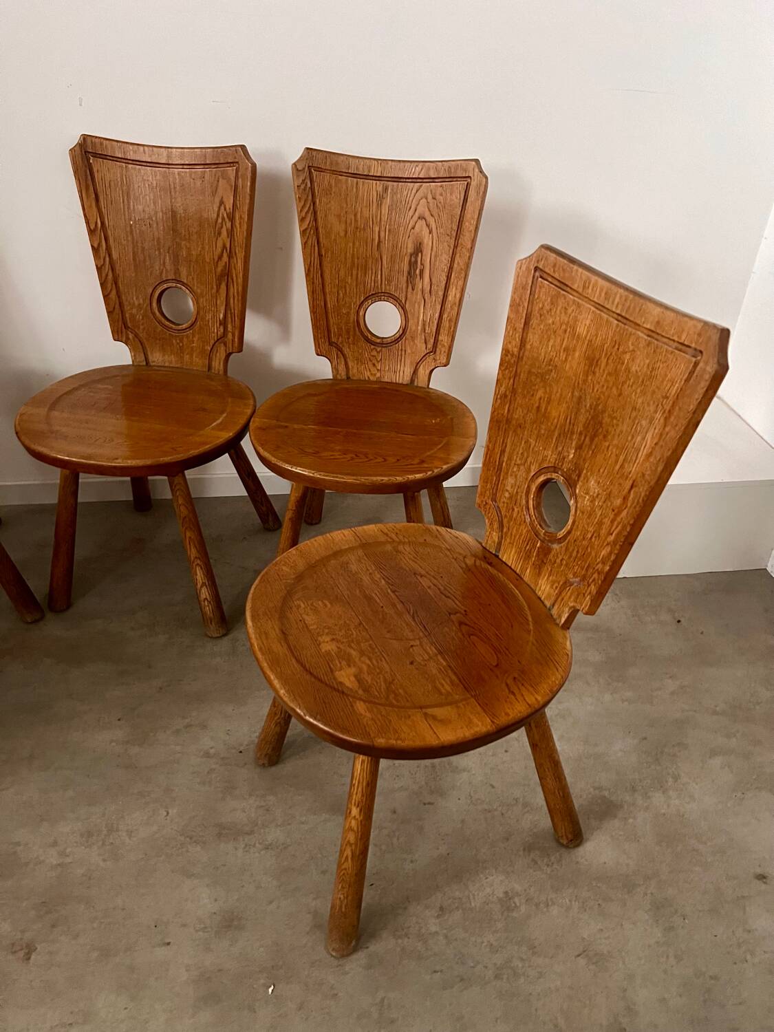 Set of 5 vintage 70s Brutalist design solid wood chairs