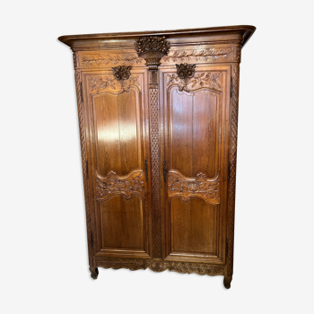 Ancienne armoire de mariage normande en chêne sculpté XIXe
