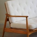 Two-seater canapé Arne Vodder, model Fd 161, reupholstered in boucle, 1950s.