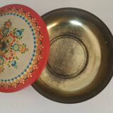 Box flowery decoration