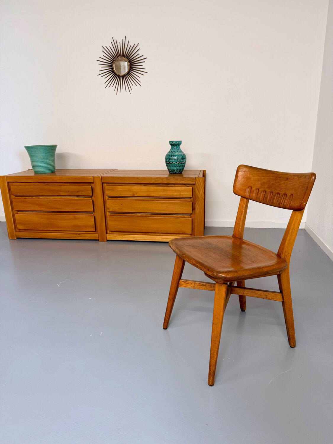 Low enfilade Regain in solid elm, French design from the 1970s, vintage.