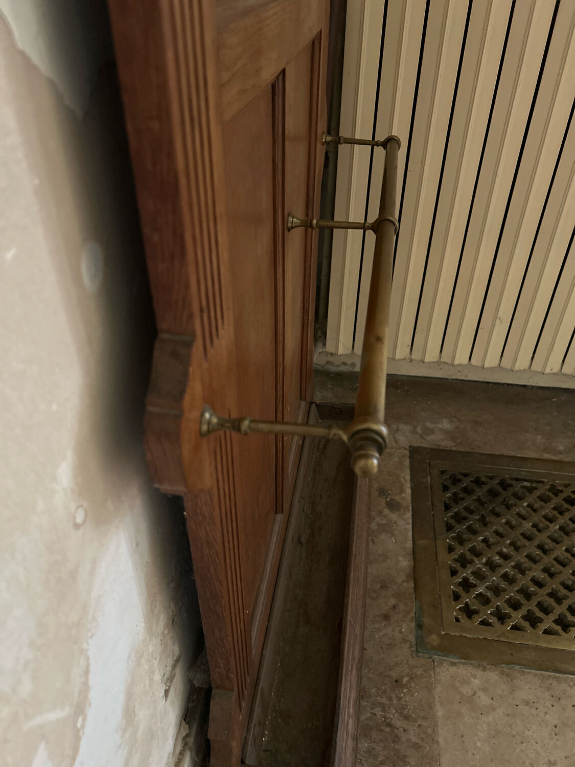 Wall-mounted coat rack 1900