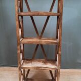 Flooring on braced feet