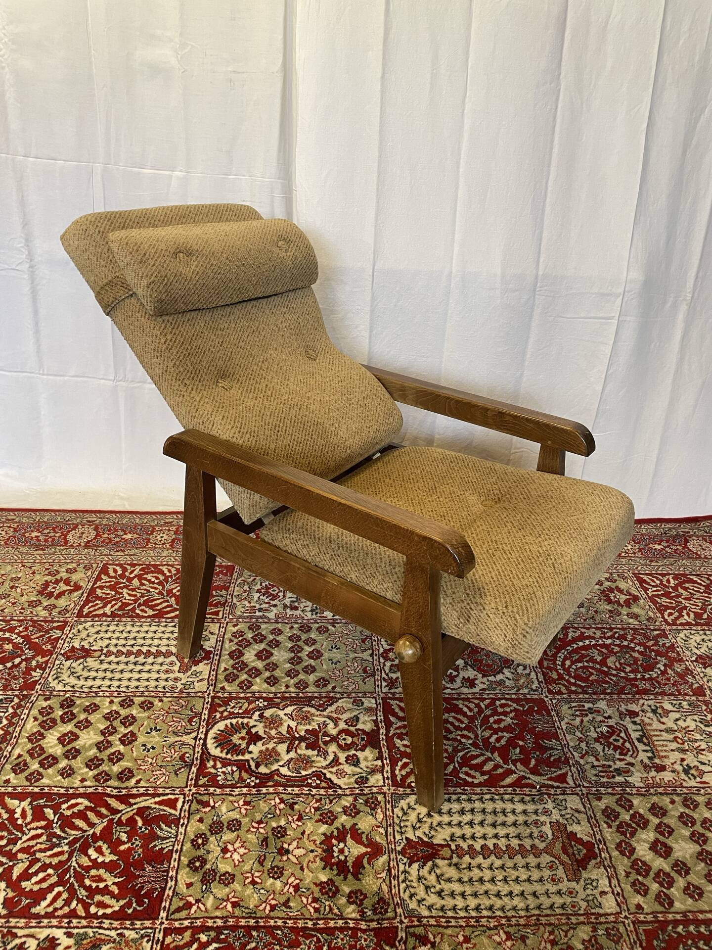 Vintage reclining armchair in wood and fabric – 1960s/70s