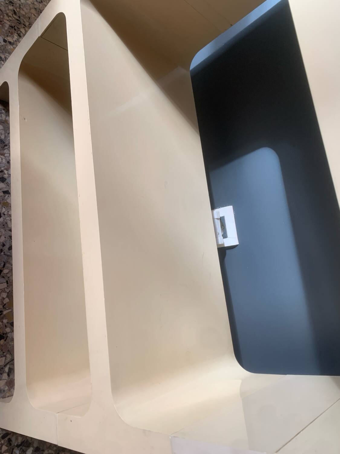 Vardani shelf from the 1970s