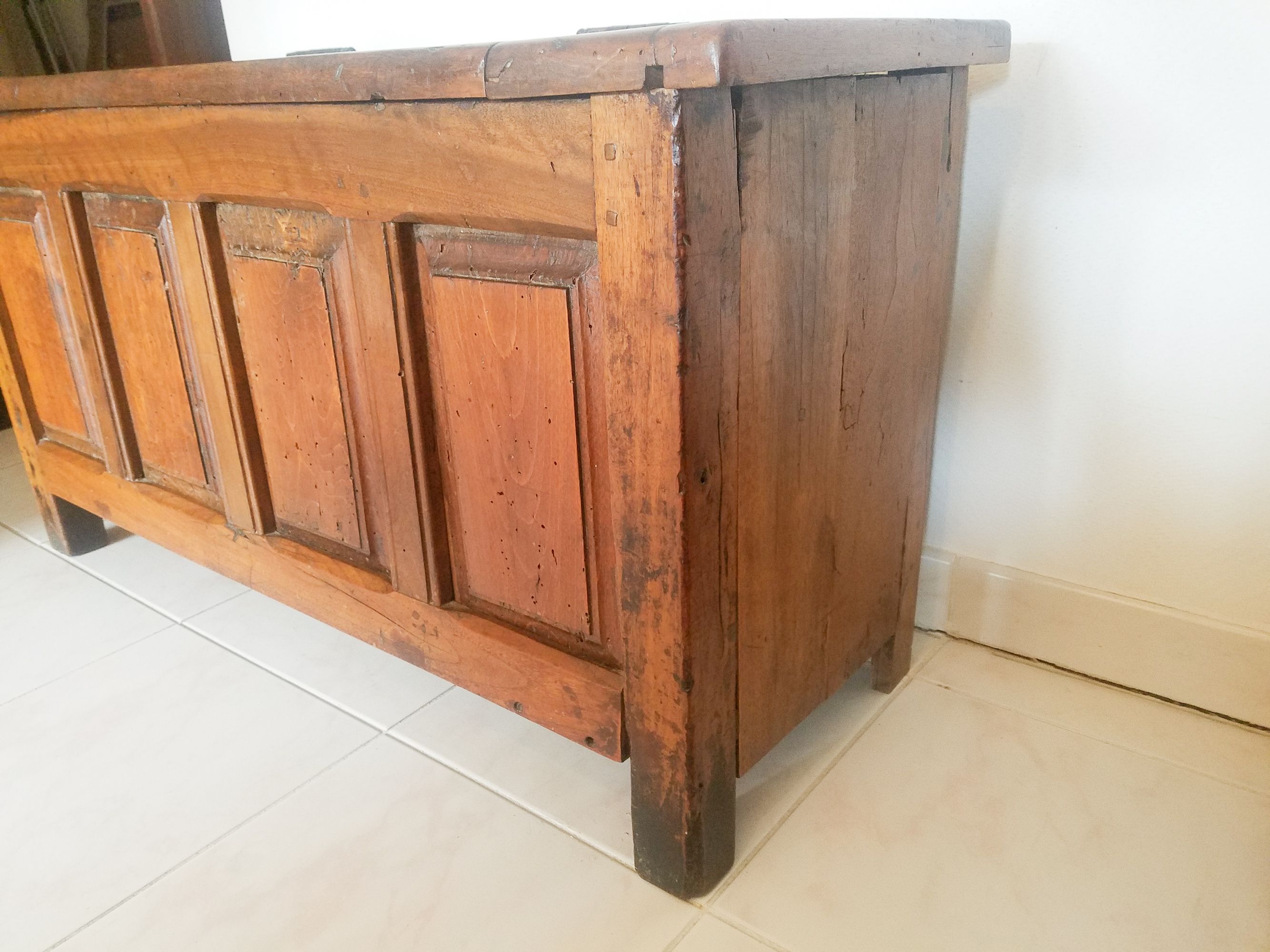 Louis XIII box/ bench with a 17th century, high-era box/ louis XIII box/ bench