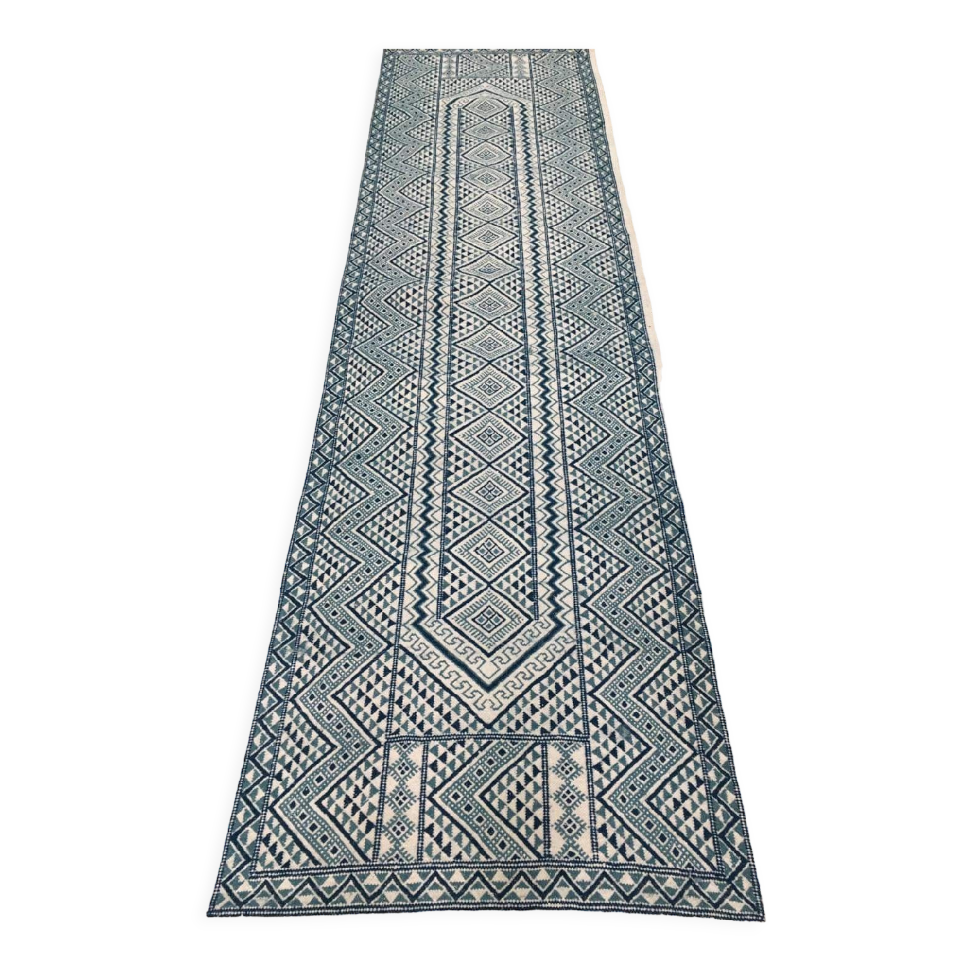 Hand-woven margoum rugs in pure wool