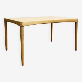 Mid-Century Modern Extendable Dining Table in Oak Wood by H.W. Klein for Bramin, 1960