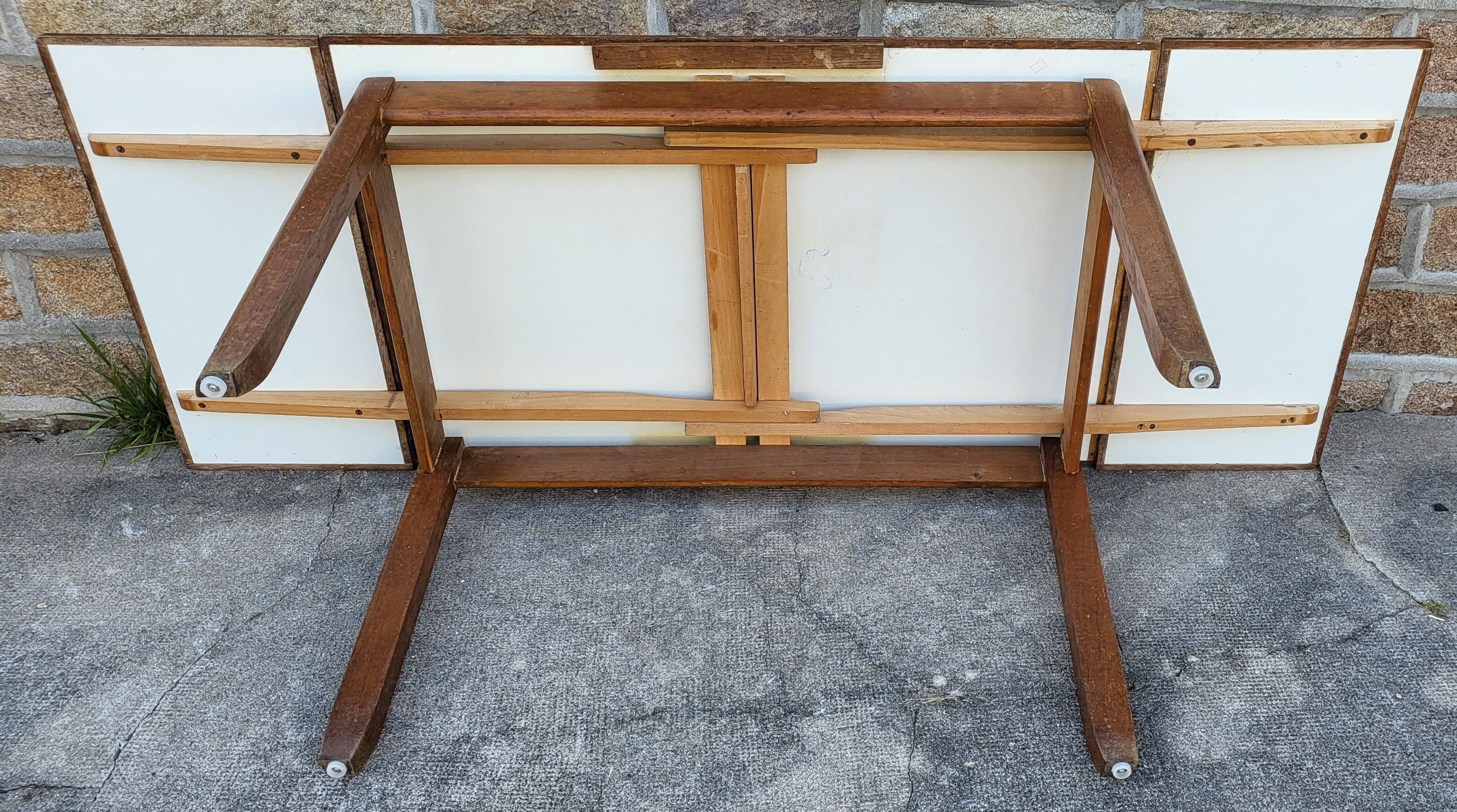 Vintage water green wood/formica table