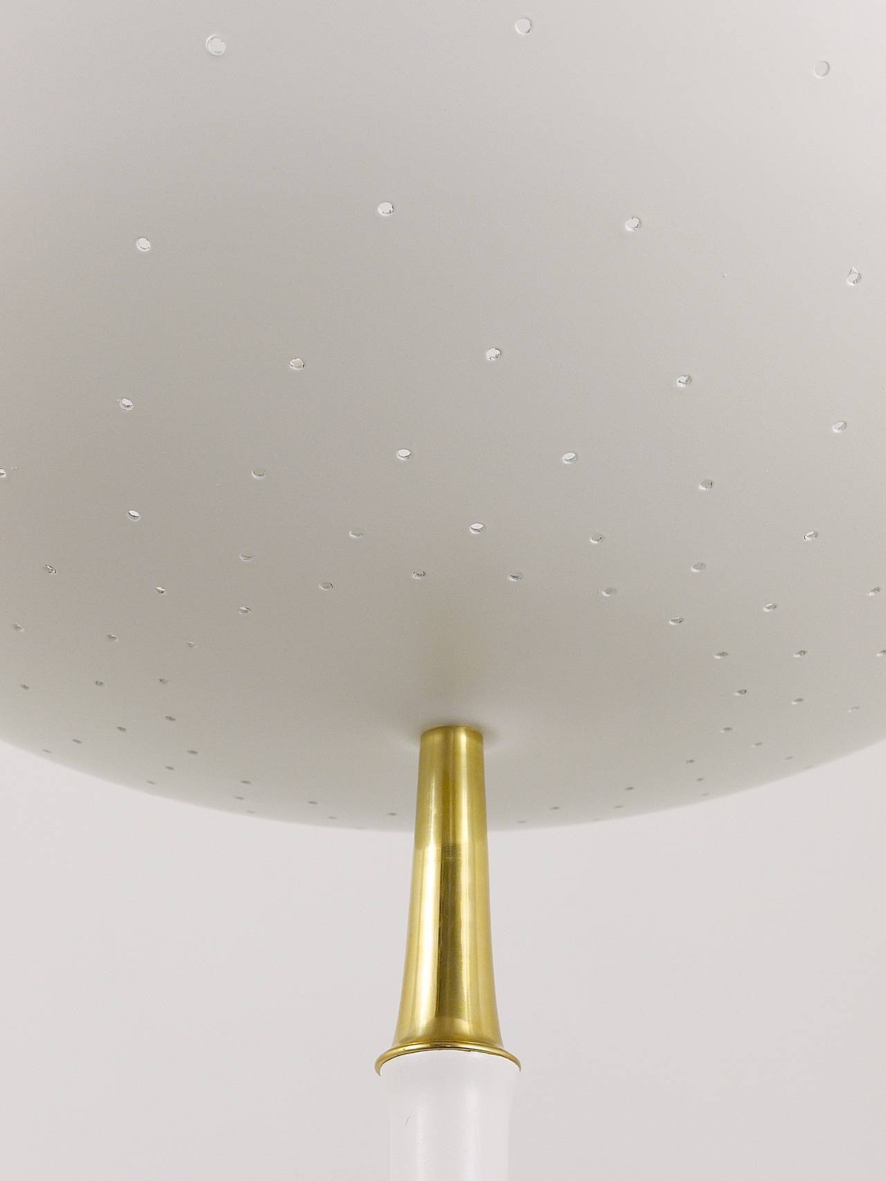 Élégant lampadaire italien uplight du milieu du siècle, style Arteluce Stilnovo, années 1950