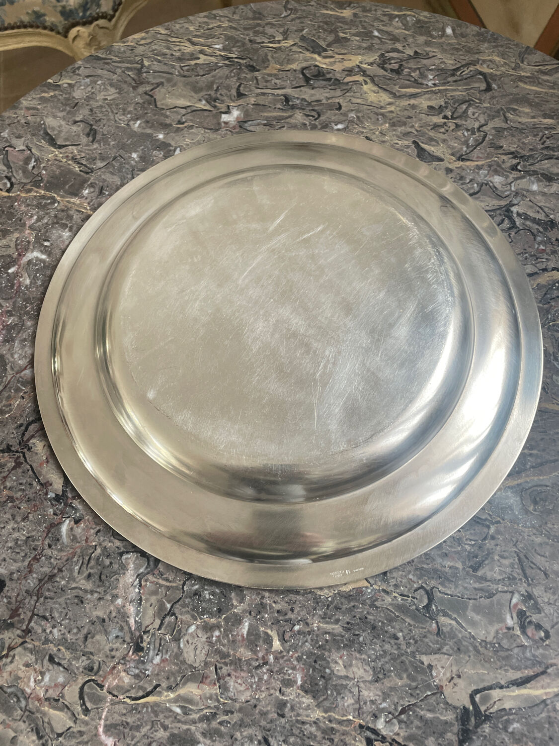 Flat Christofle round silver metal