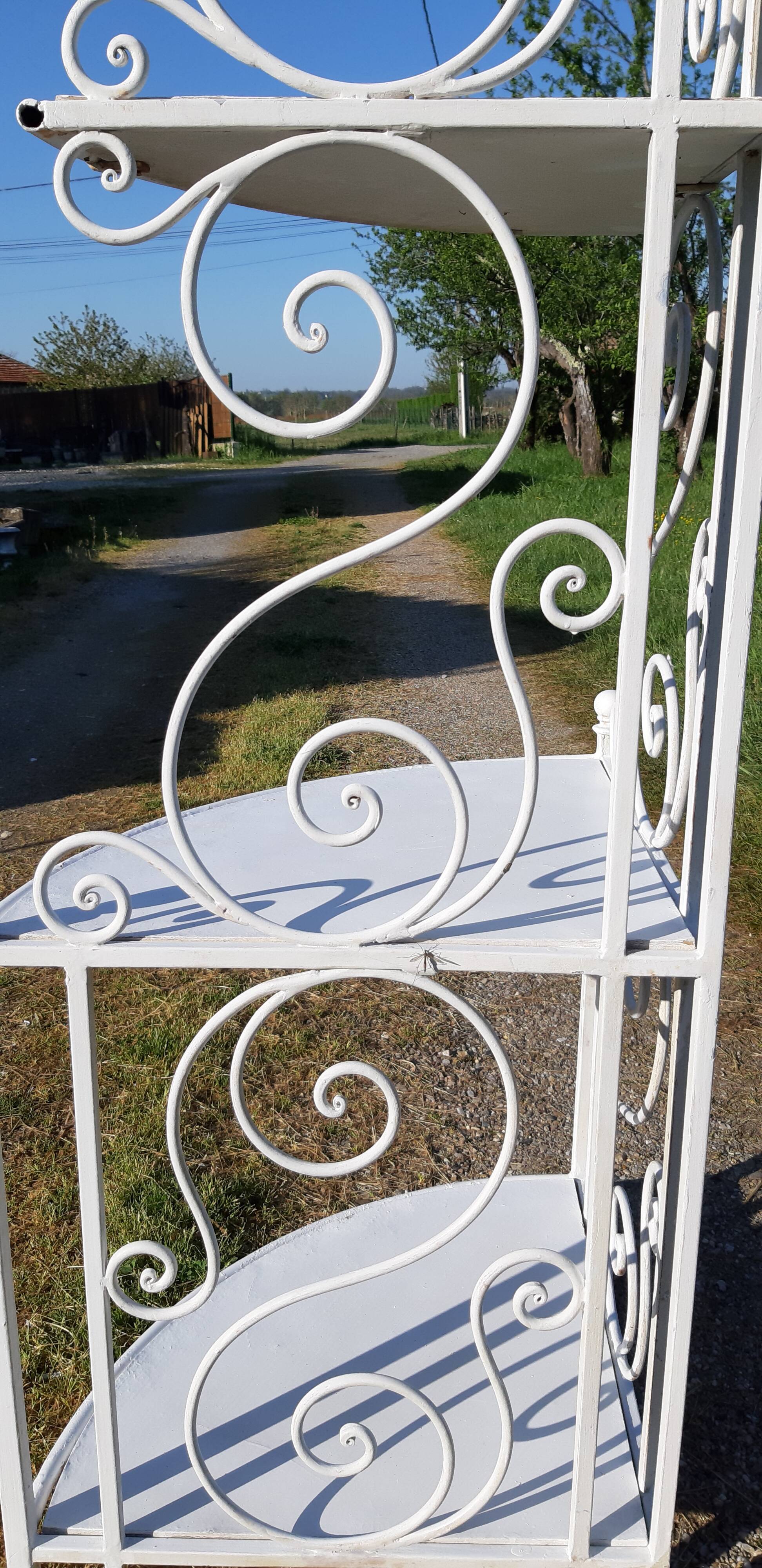 Wrought iron garden corner corner 1900