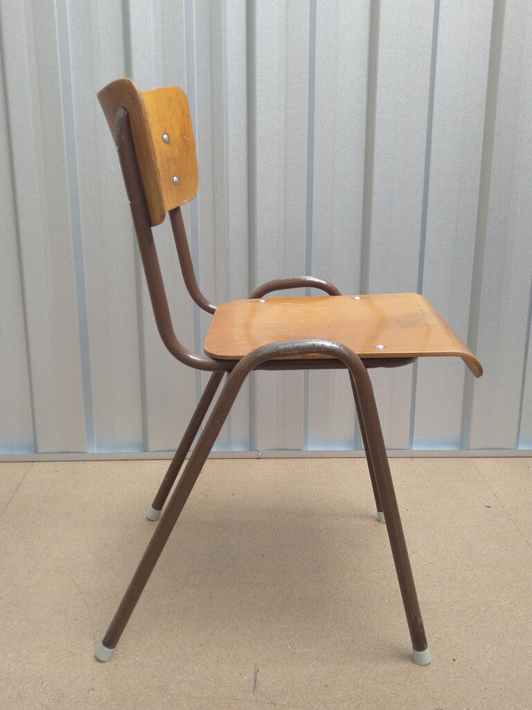 Lot de 6 chaises empilables industrielles