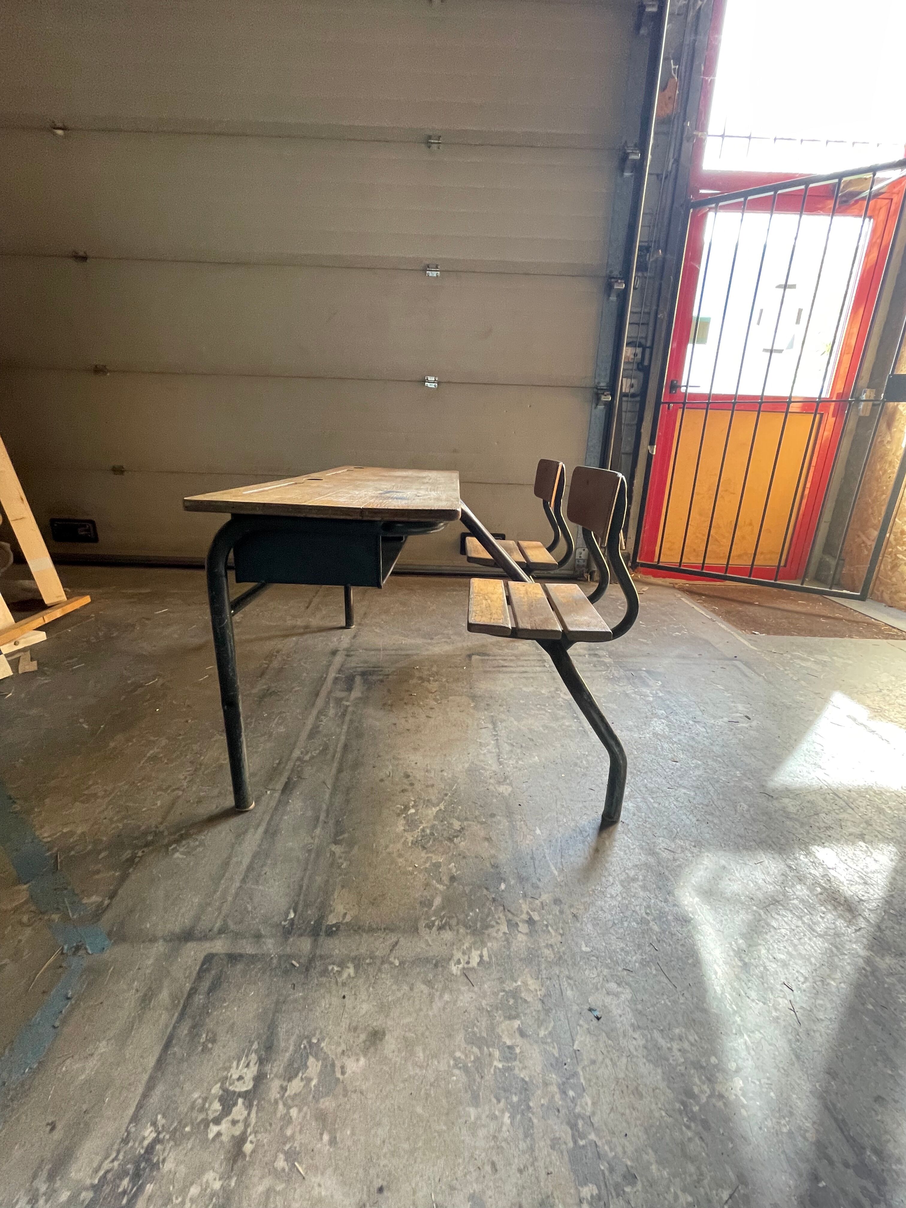 Double metal leg desks