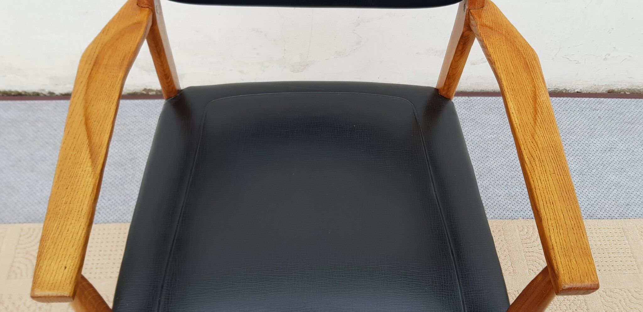Fauteuils simili cuir scandinave