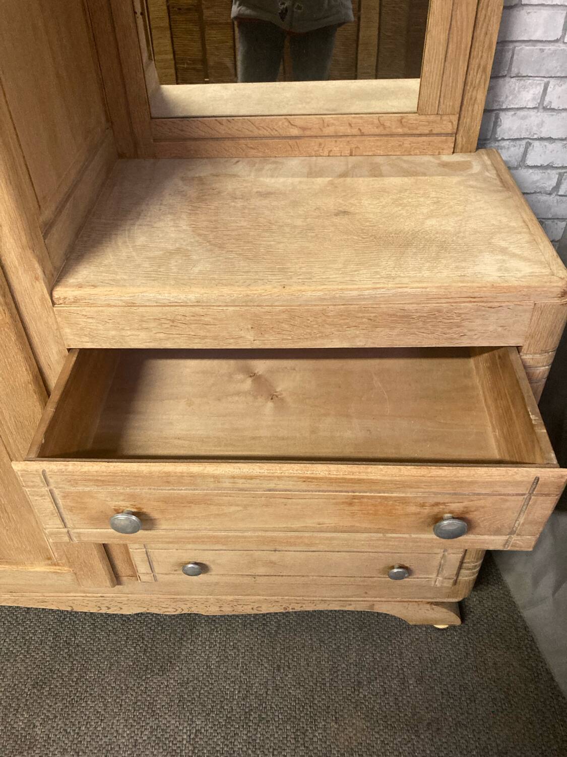 Asymmetrical wardrobe