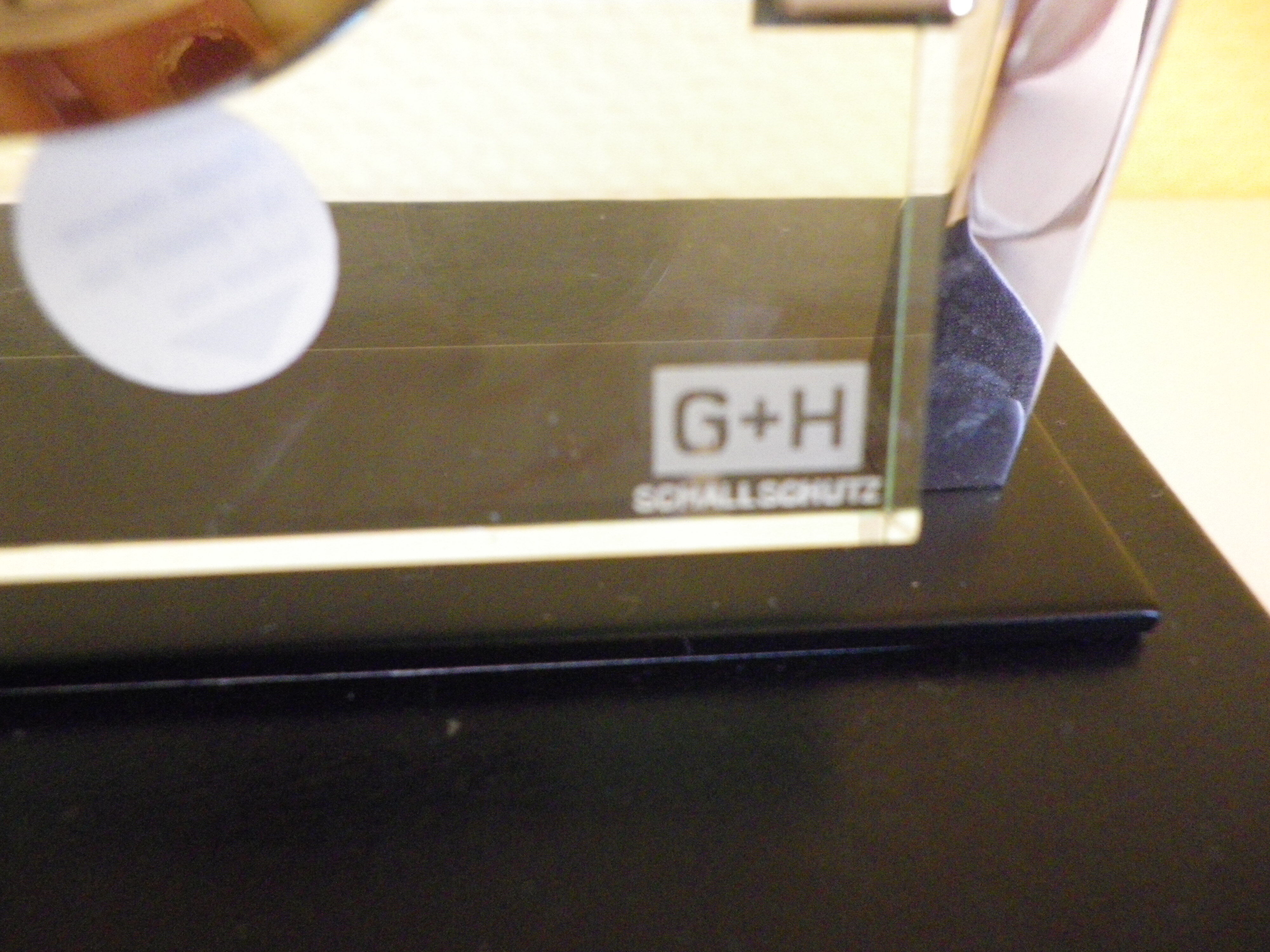Quartz reclining clock, Swiss movement, WMC brand in its original cabinet