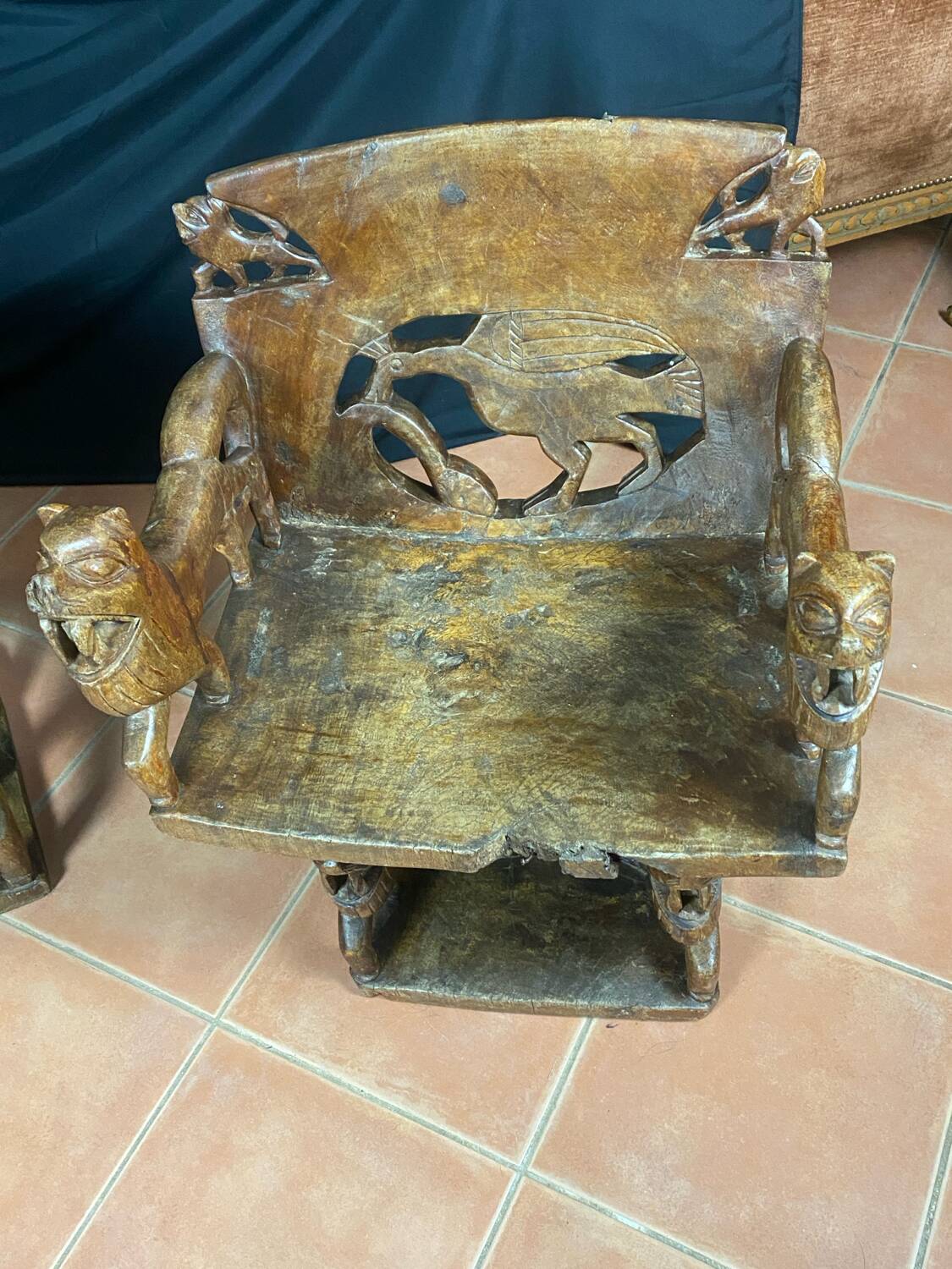 African tribal ensemble of 4 pieces of furniture for dignitaries of the Kingdom of Dahomey, Benin.